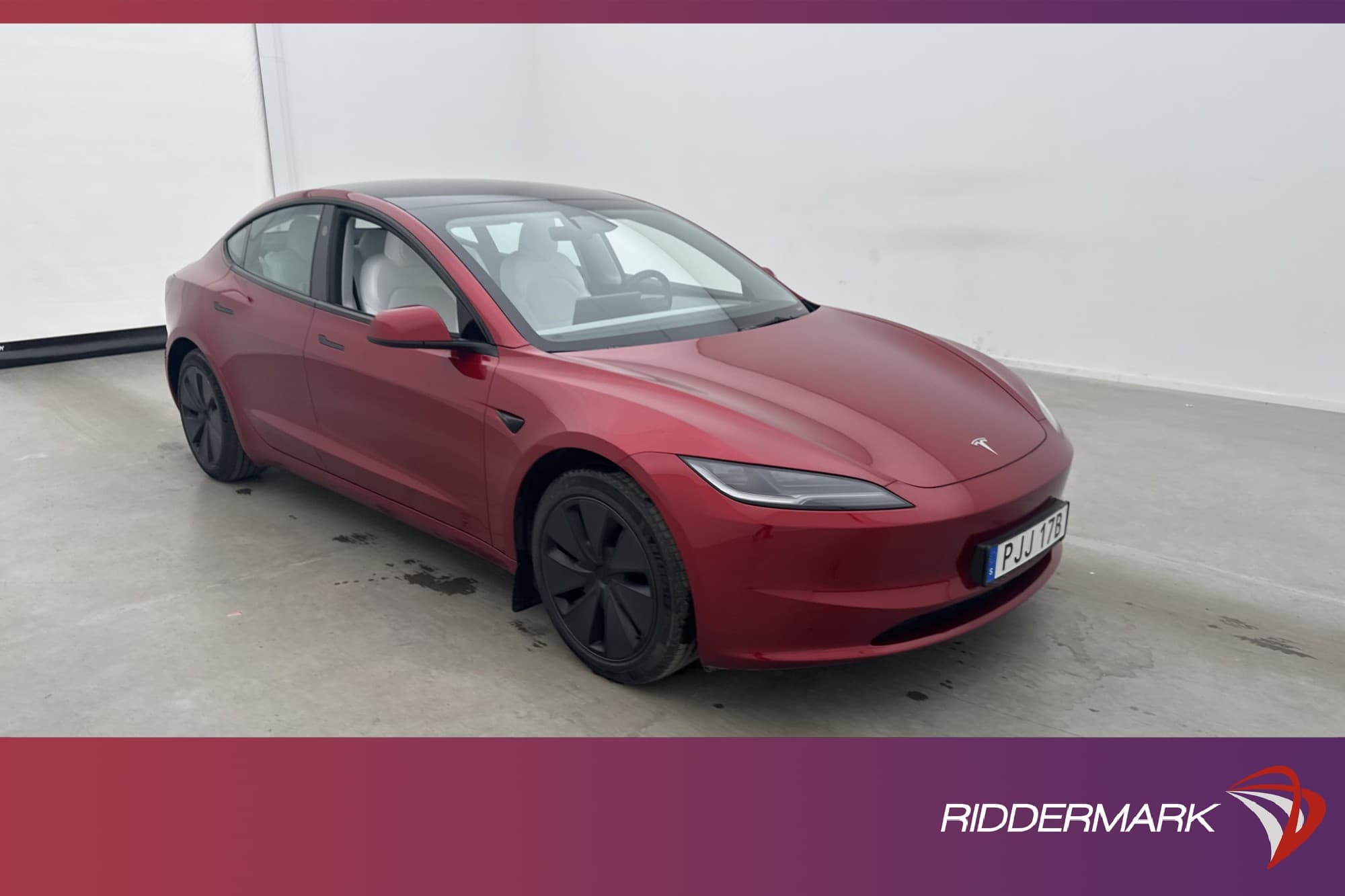 Tesla Model 3 Long Range AWD Svensksåld Dragkrok Autopilot