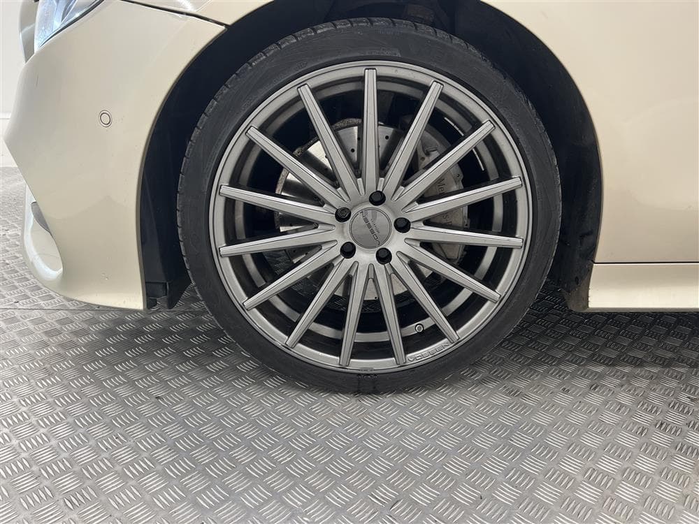Mercedes-Benz E 220 d Coupé 194hk AMG D-värm Pano Skinn Naviinteriör