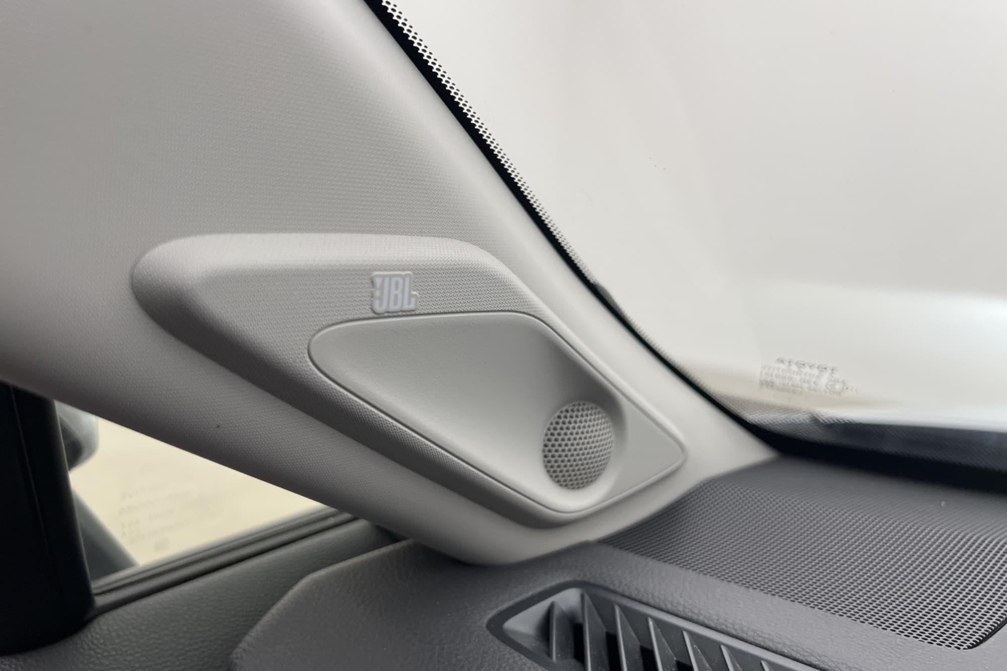 Toyota RAV4 Hybrid AWD 222hk Executive JBL Kamera Skinn Drag