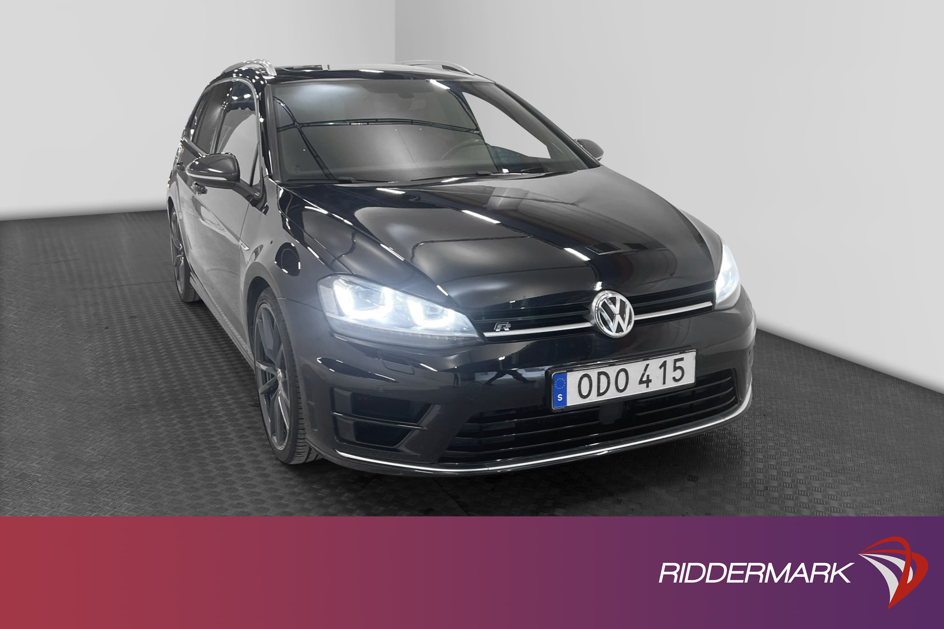 Volkswagen Golf SC R 2.0 4M DSG 300hk Pano Kamera Navi Skinn