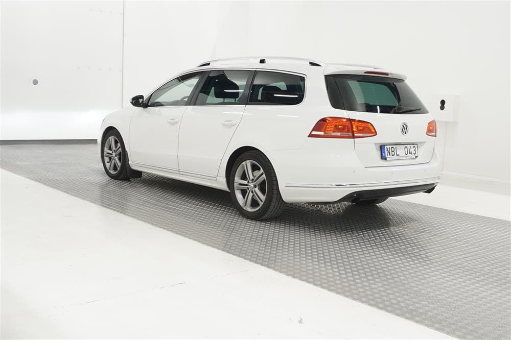 Volkswagen Passat 2.0 TDI 4Motion 170hk R-line Värmare Skinnexteriör