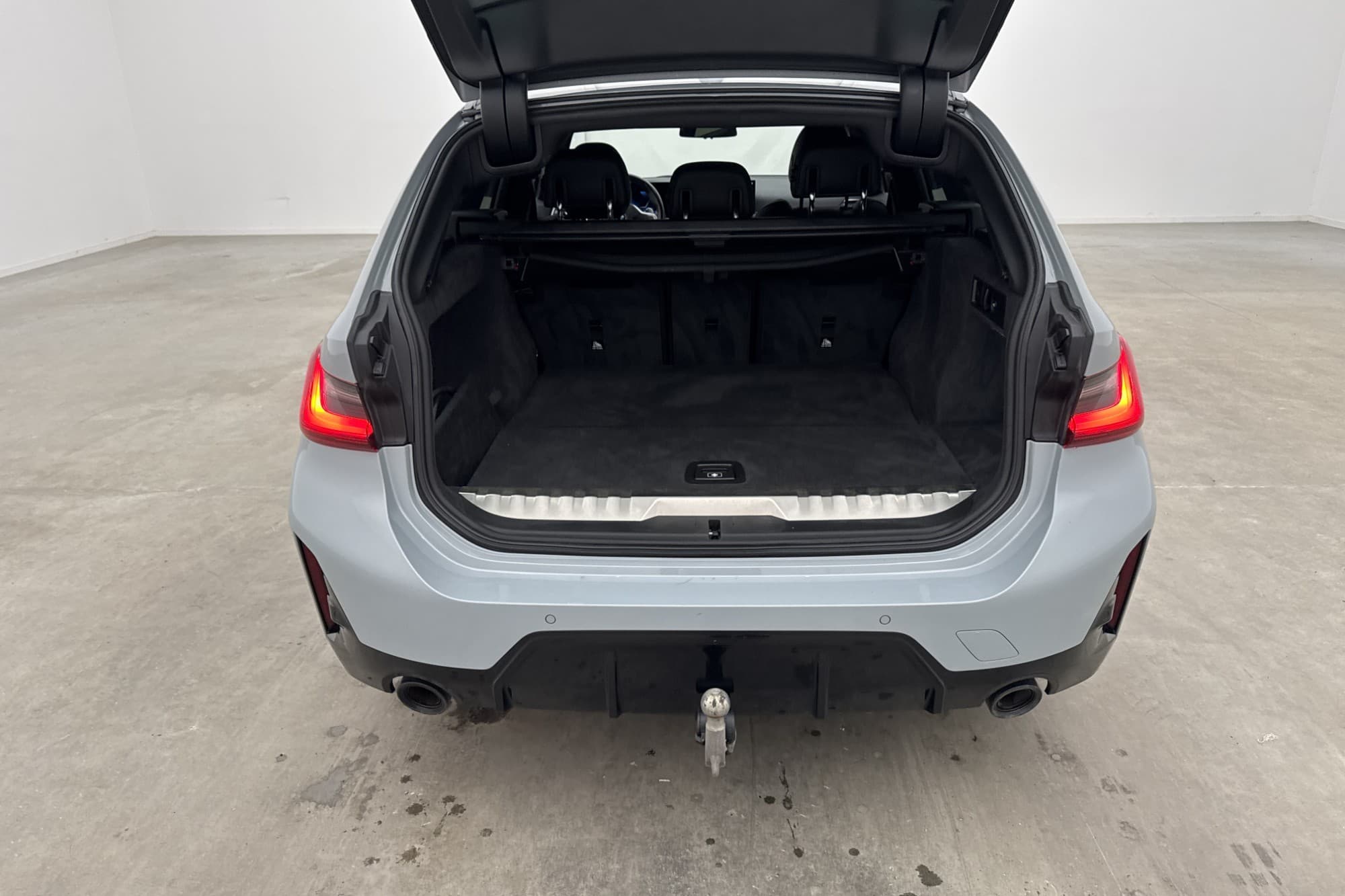 BMW 330e xDrive M Sport Shadow 3-Zons Navi Keyless LED Drag