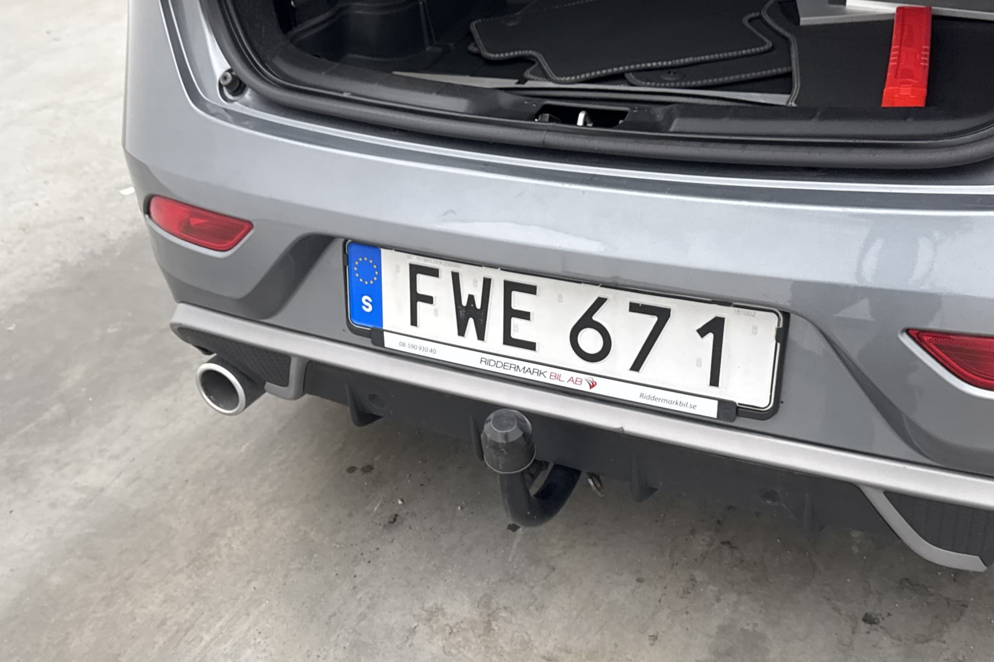 Volvo V40 D3 150hk R-Design VOC Värm Drag P-Sensorer Navi