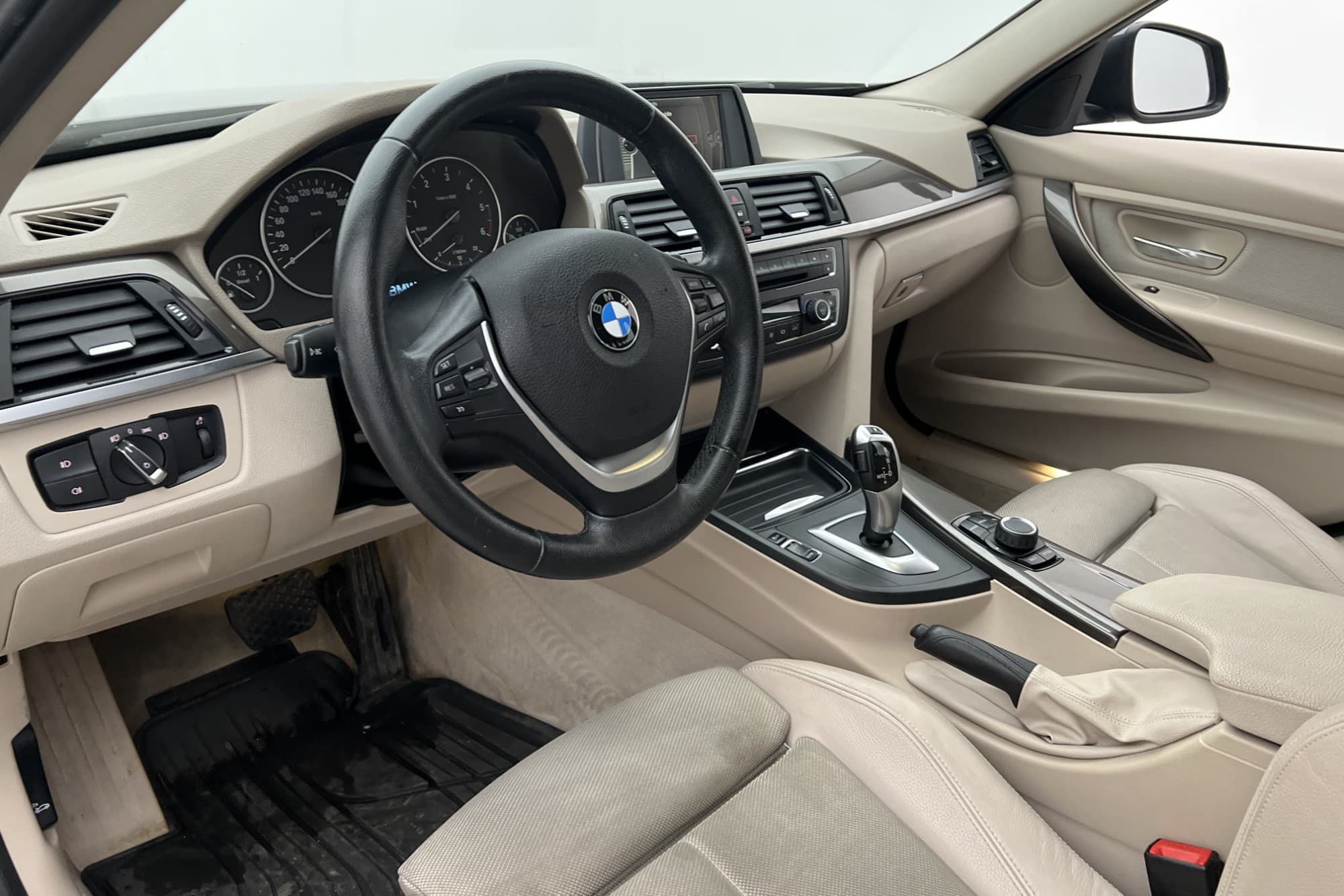 BMW 320d xDrive Touring 184hk P-Sensorer 0.51 l/mil