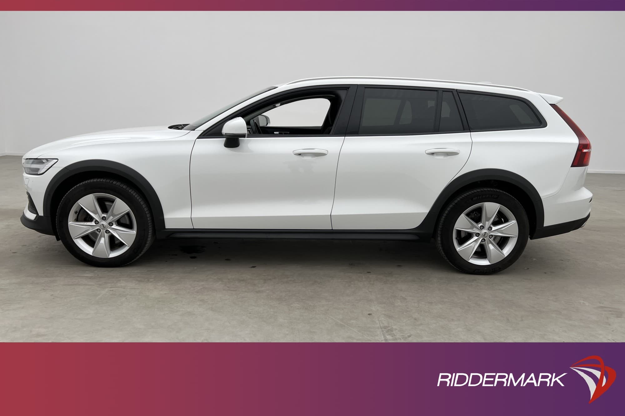 Volvo V60 Cross Country B4 AWD