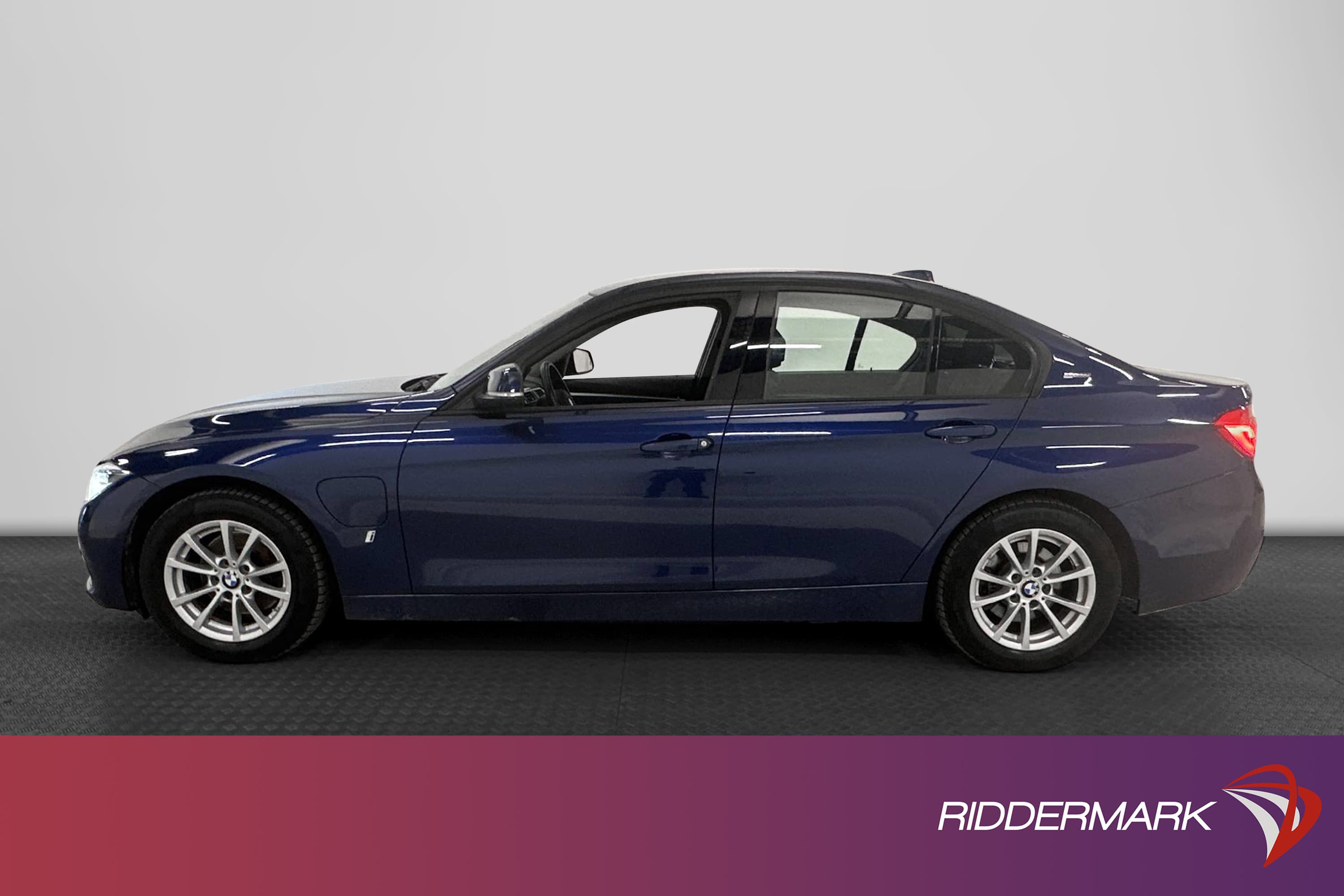 BMW 330e Sedan 252hk Sport line