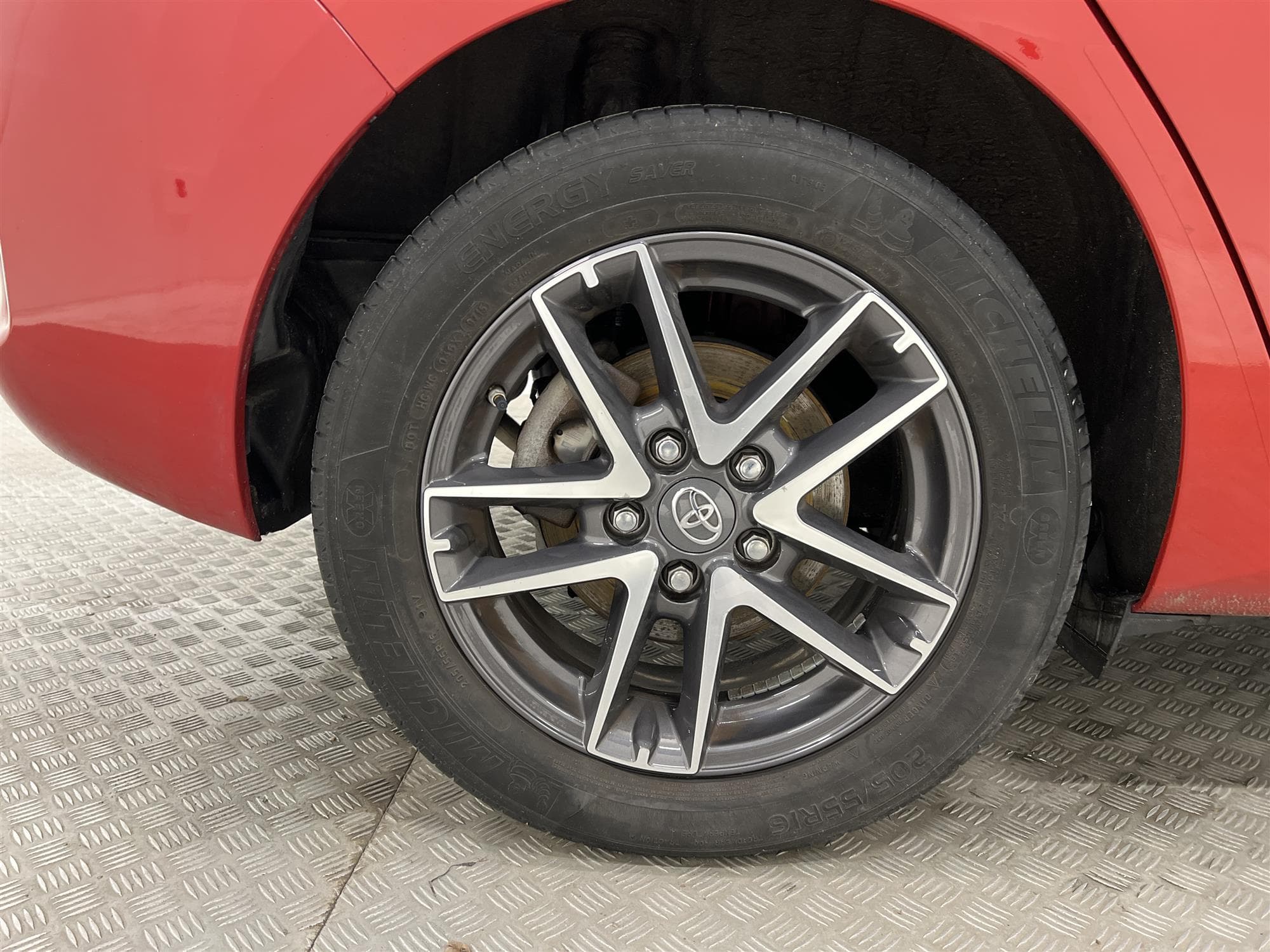 Toyota Auris Hybrid e-CVT 136hk 1 Brukare B-Kam 0,39L/mil