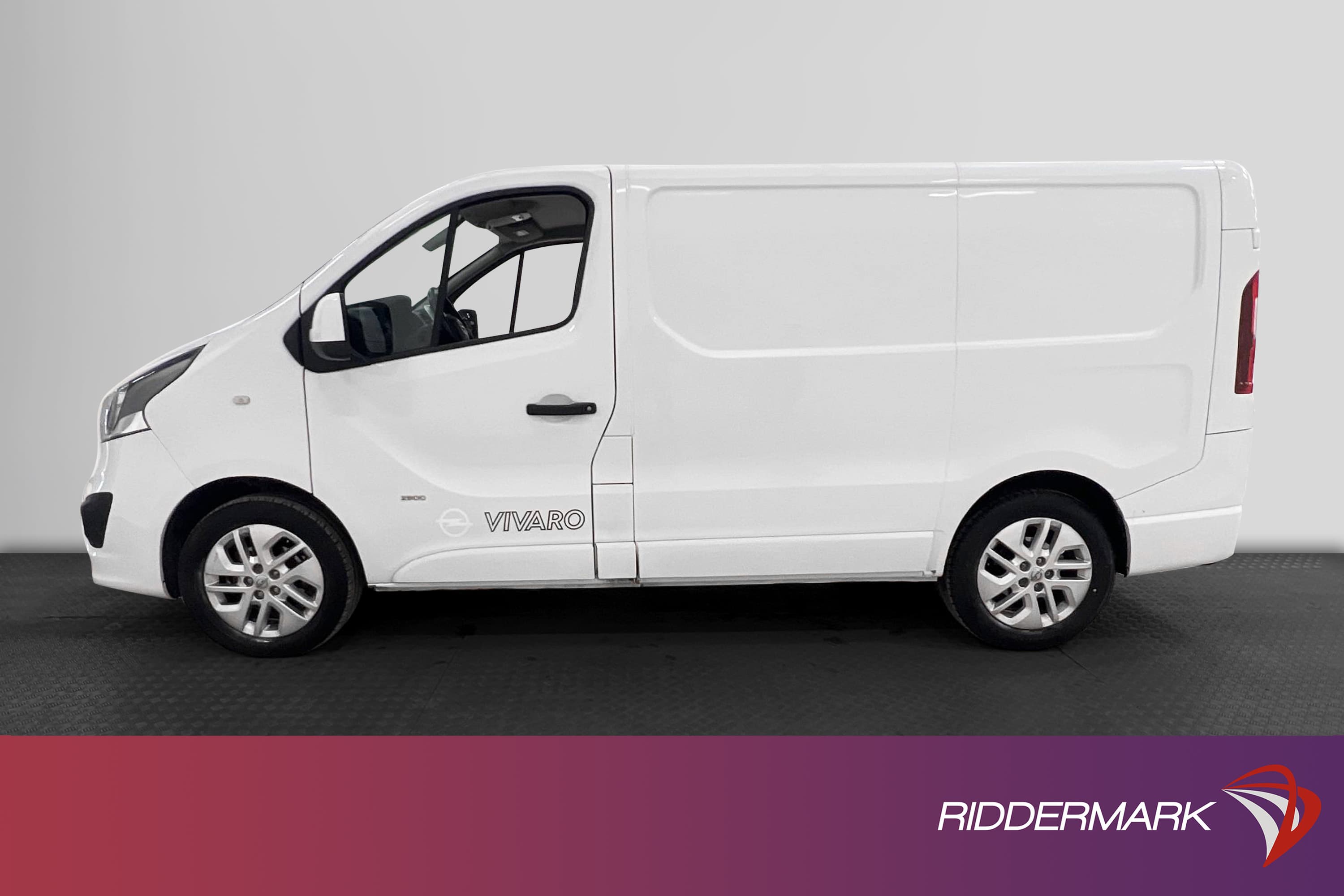 Opel Vivaro 1.6CDTI Värmare Dragkrok PDC Nyservad Moms
