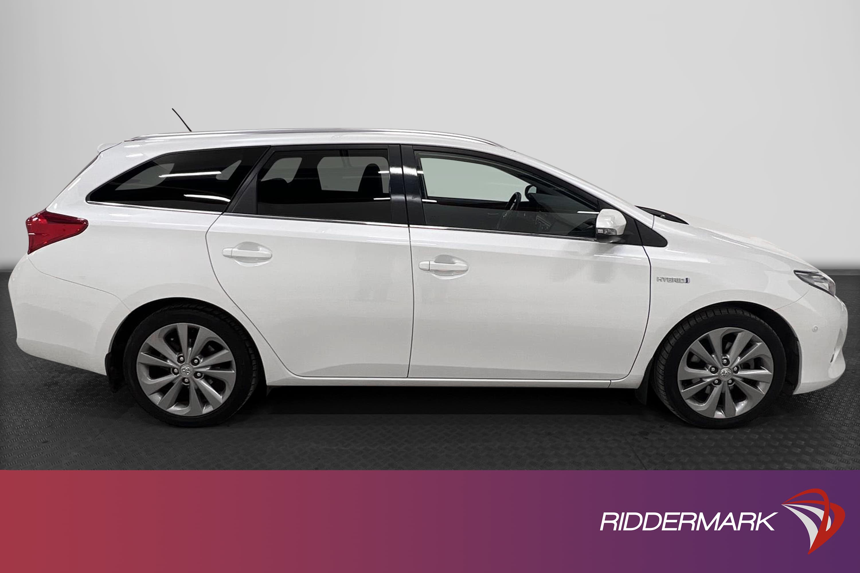 Toyota Auris Hybrid e-CVT 136hk Navi Pano B-Kam 0,40L/mil