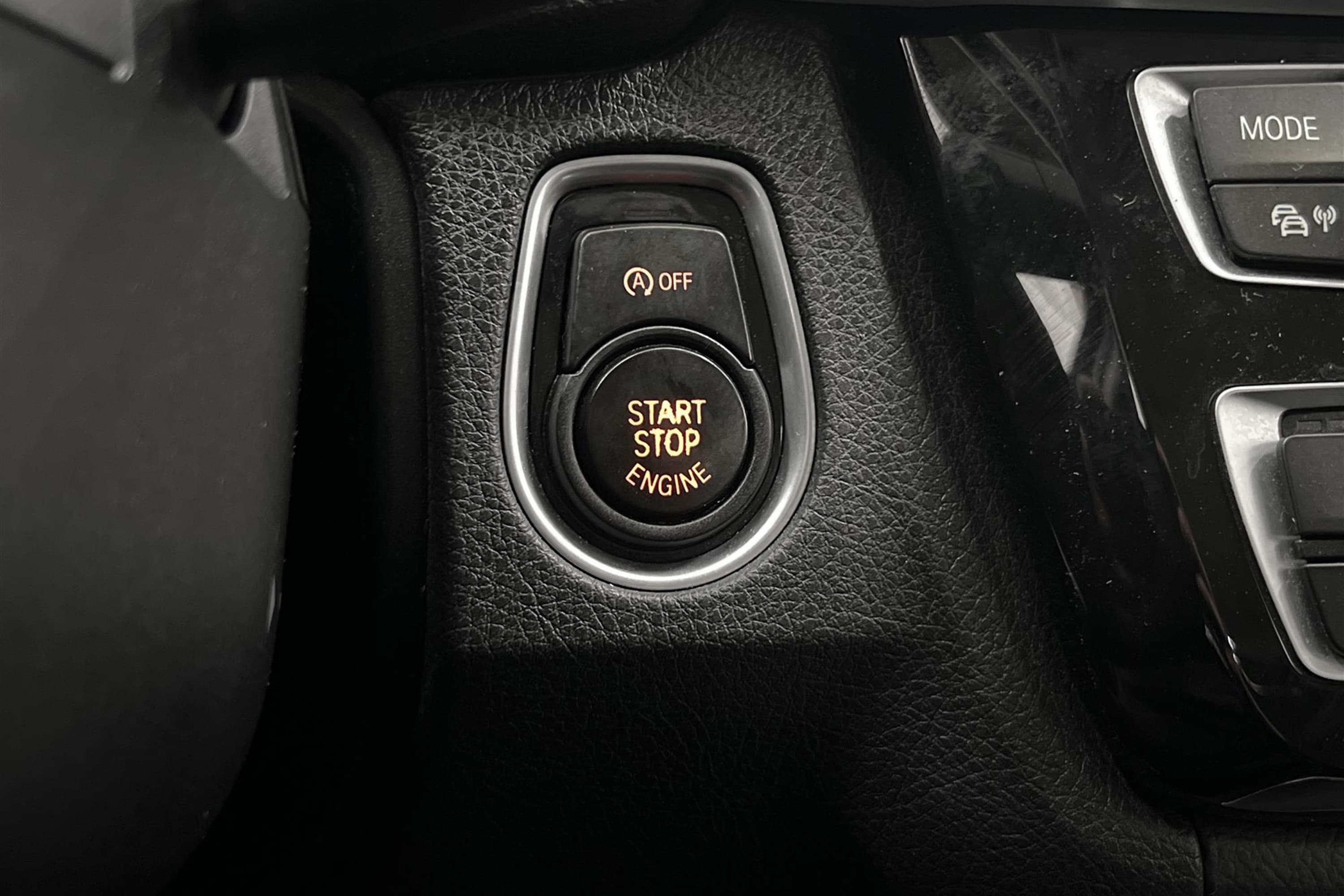 BMW 318d 150hk Sport line Cockpit Drag Navi Elstol Med Minne