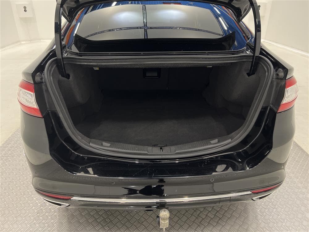 Ford Mondeo Vignale 180hk AWD Värmare Skinn B-kamera Draginteriör