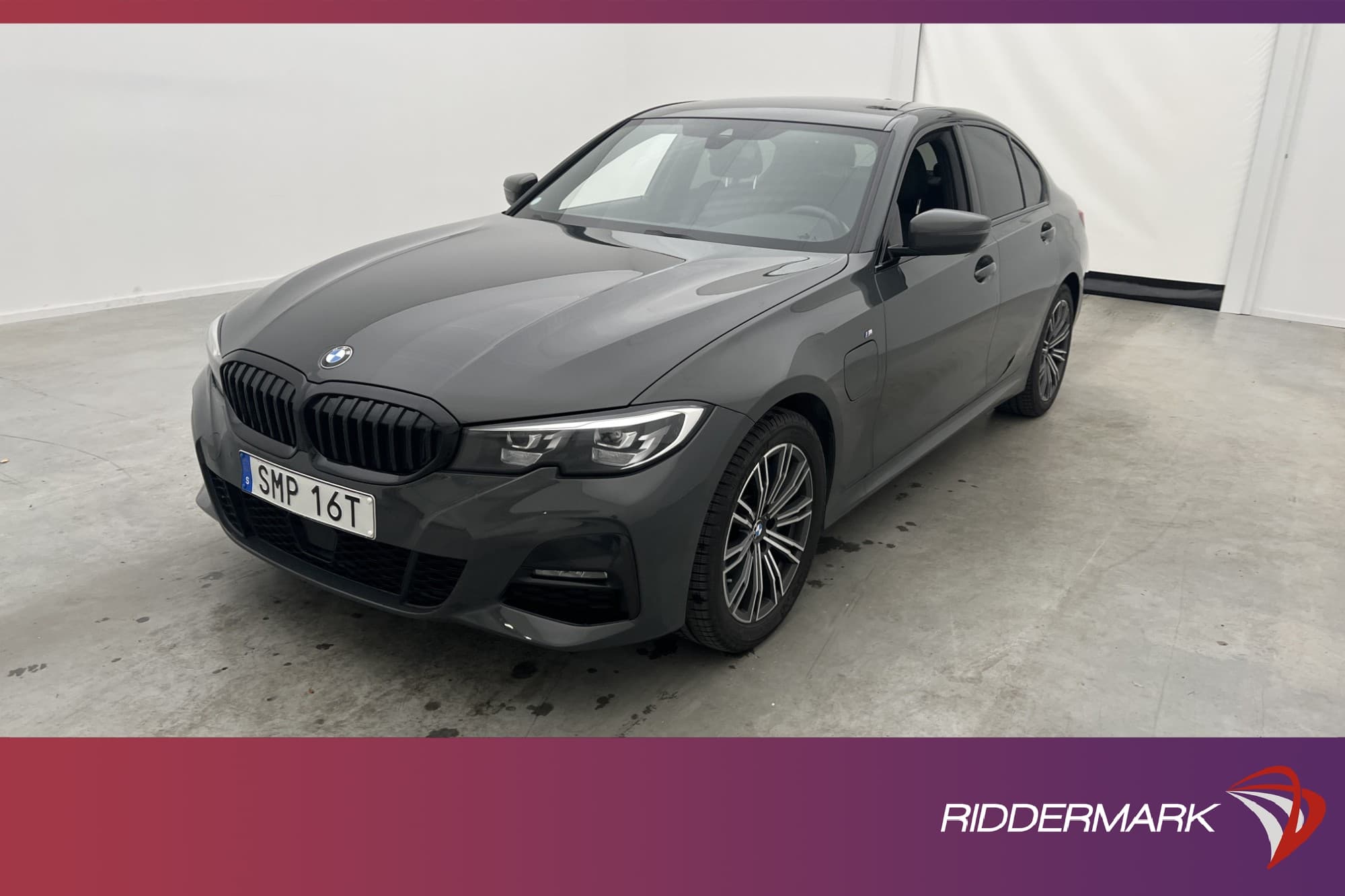 BMW 330e 292hk