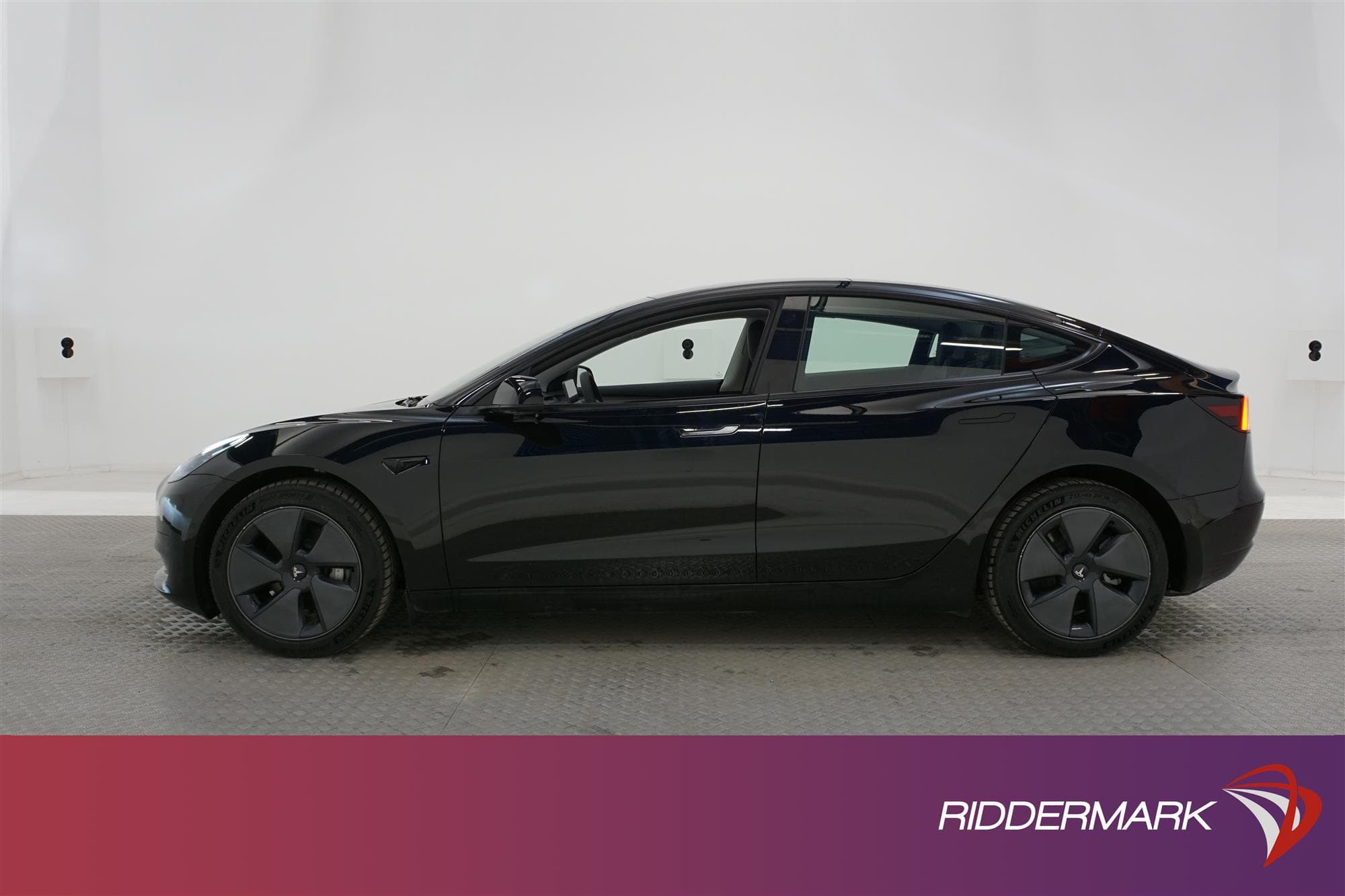 Tesla Model 3 325hk