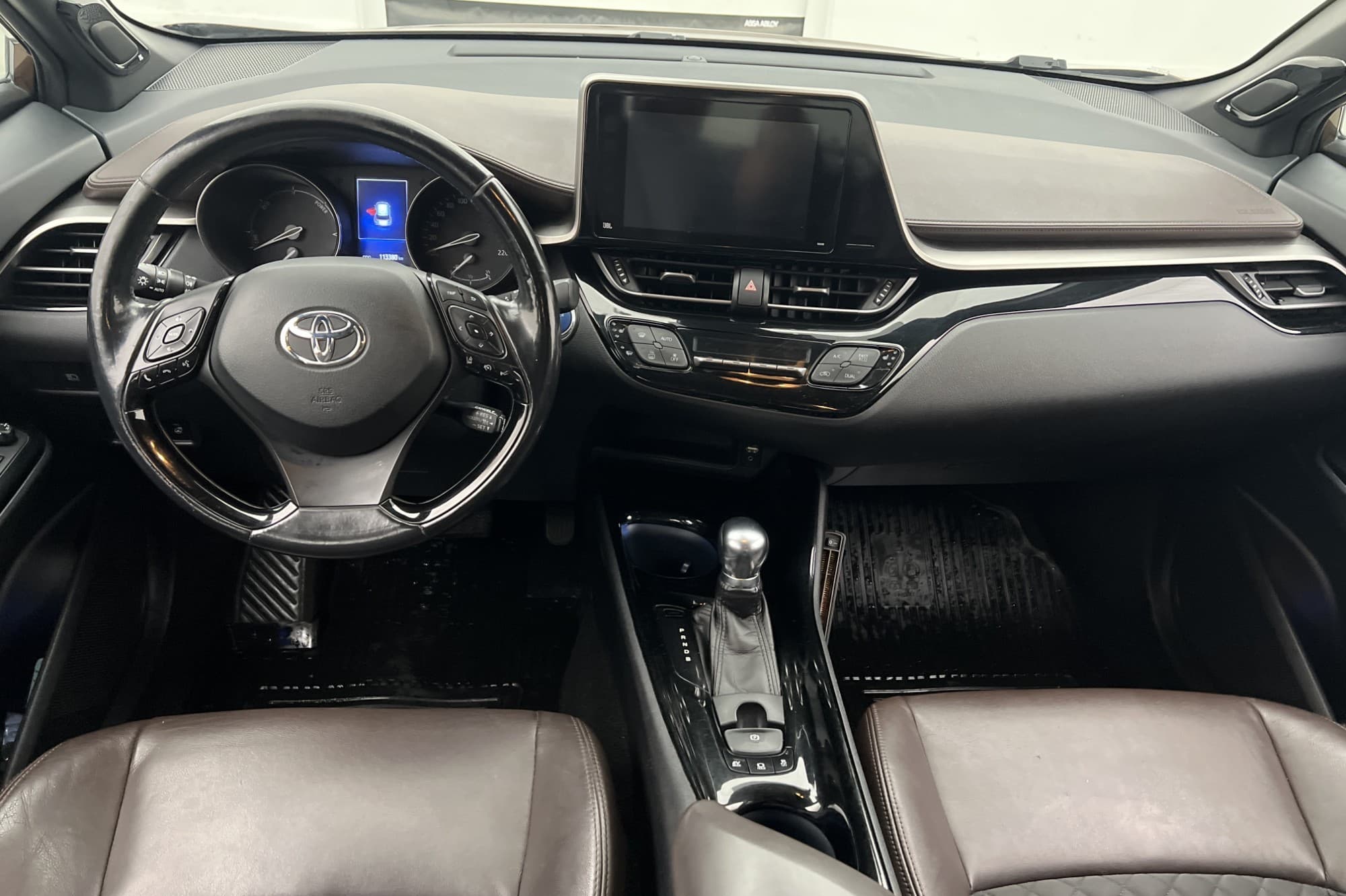Toyota C-HR Hybrid 122hk Executive JBL M&K-Värm Kamera Drag