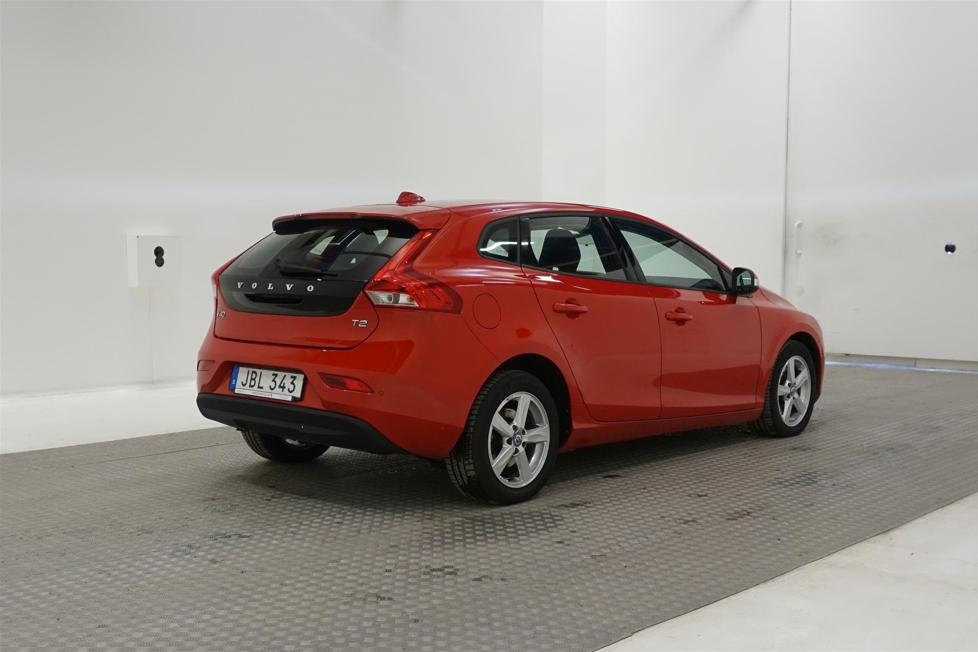 Volvo V40 T2 122hk Kinetic P-Sensorer Låg Skatt Få Brukare