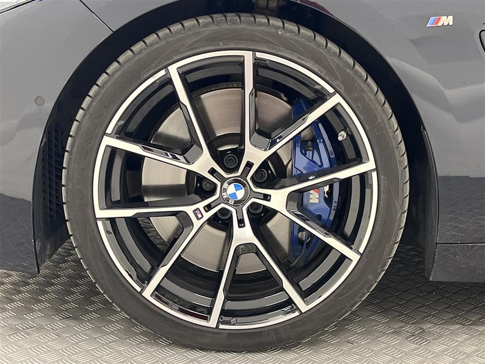 BMW M850i xDrive Coupé 530hk Carbon Core B&W 360° HUD