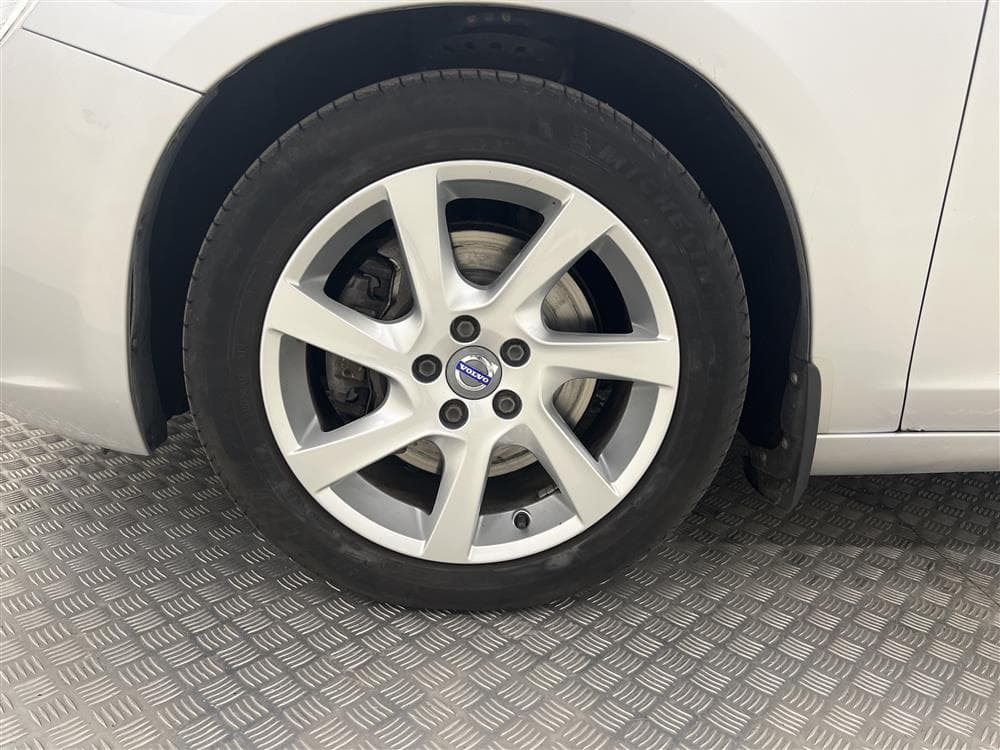 Volvo V60 D4 AWD 181hk Summum D-Värm Skinn Välservadinteriör