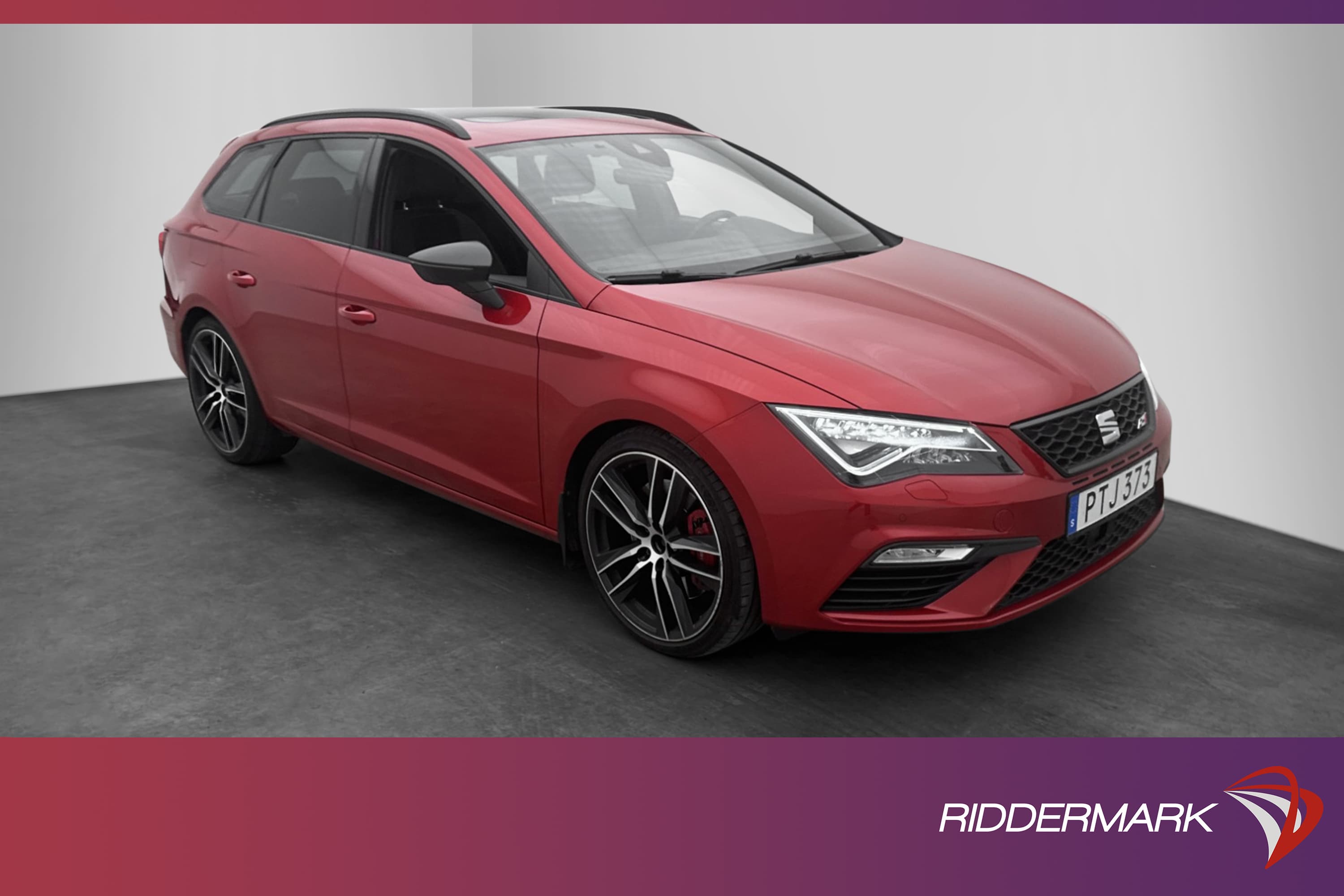 SEAT Leon Cupra ST 4x4 300hk DCC Pano Cockpit Apple-CarPlay