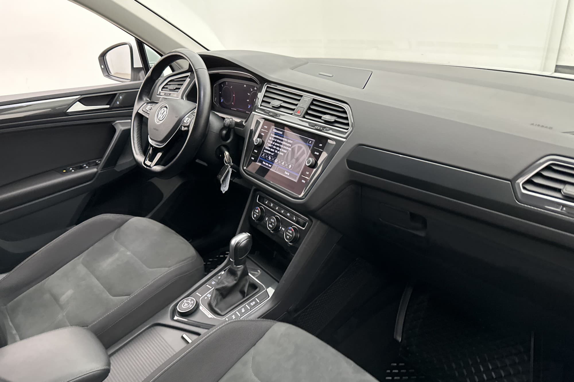 Volkswagen Tiguan 2.0 TDI 4M R-Line Cockpit D-Värm Kamera