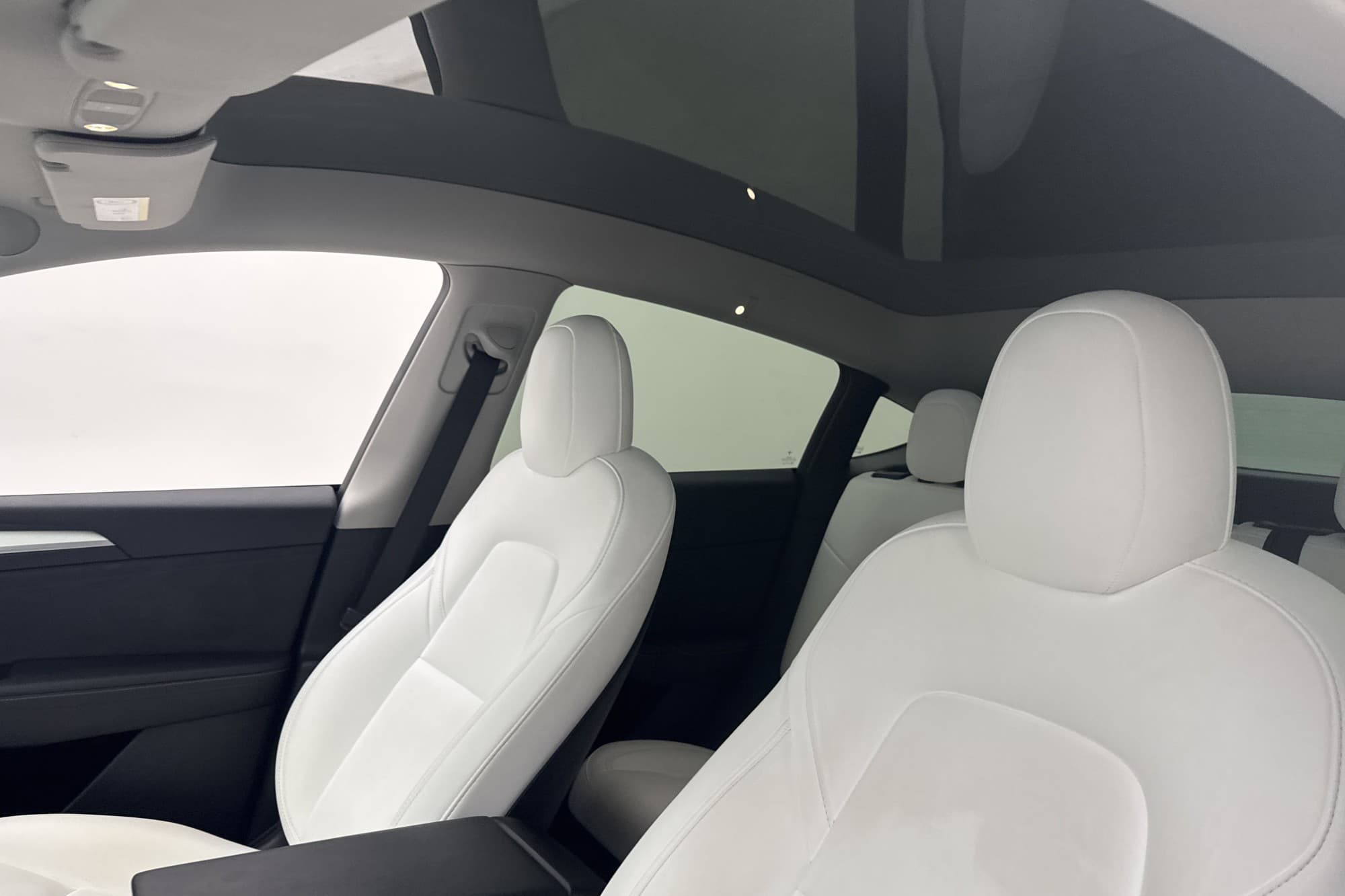 Tesla Model Y Long Range AWD Svensksåld Ljus interiör AP