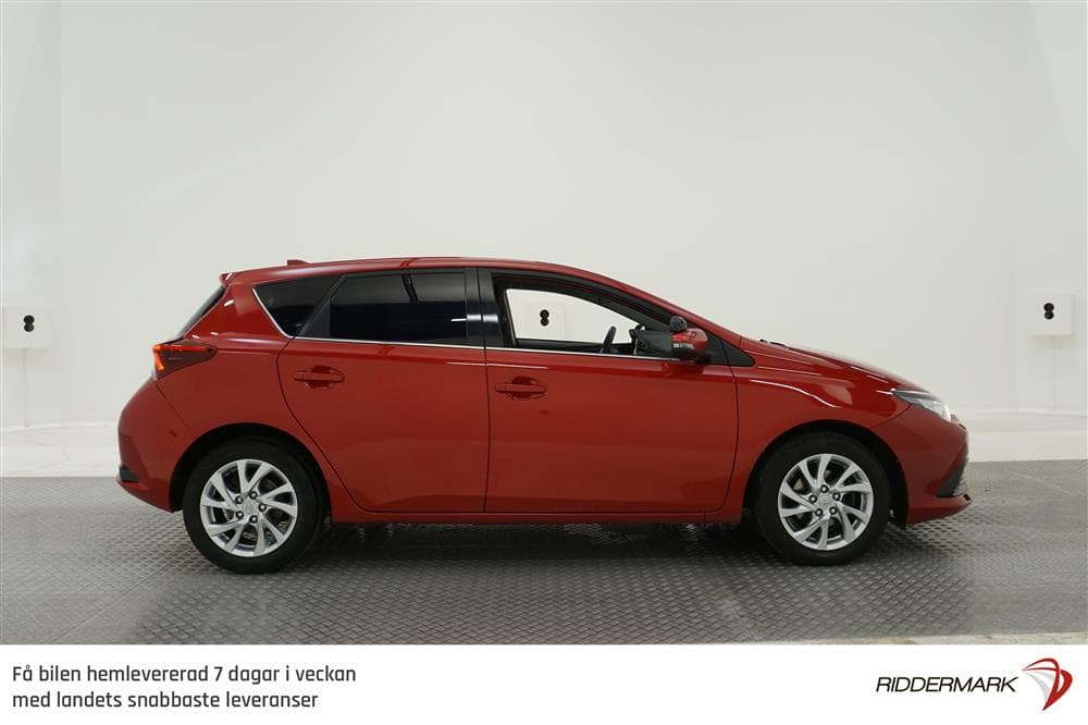 Toyota Auris 1.2T 116hk B-Kam Lane Assist 0,49L/milexteriör
