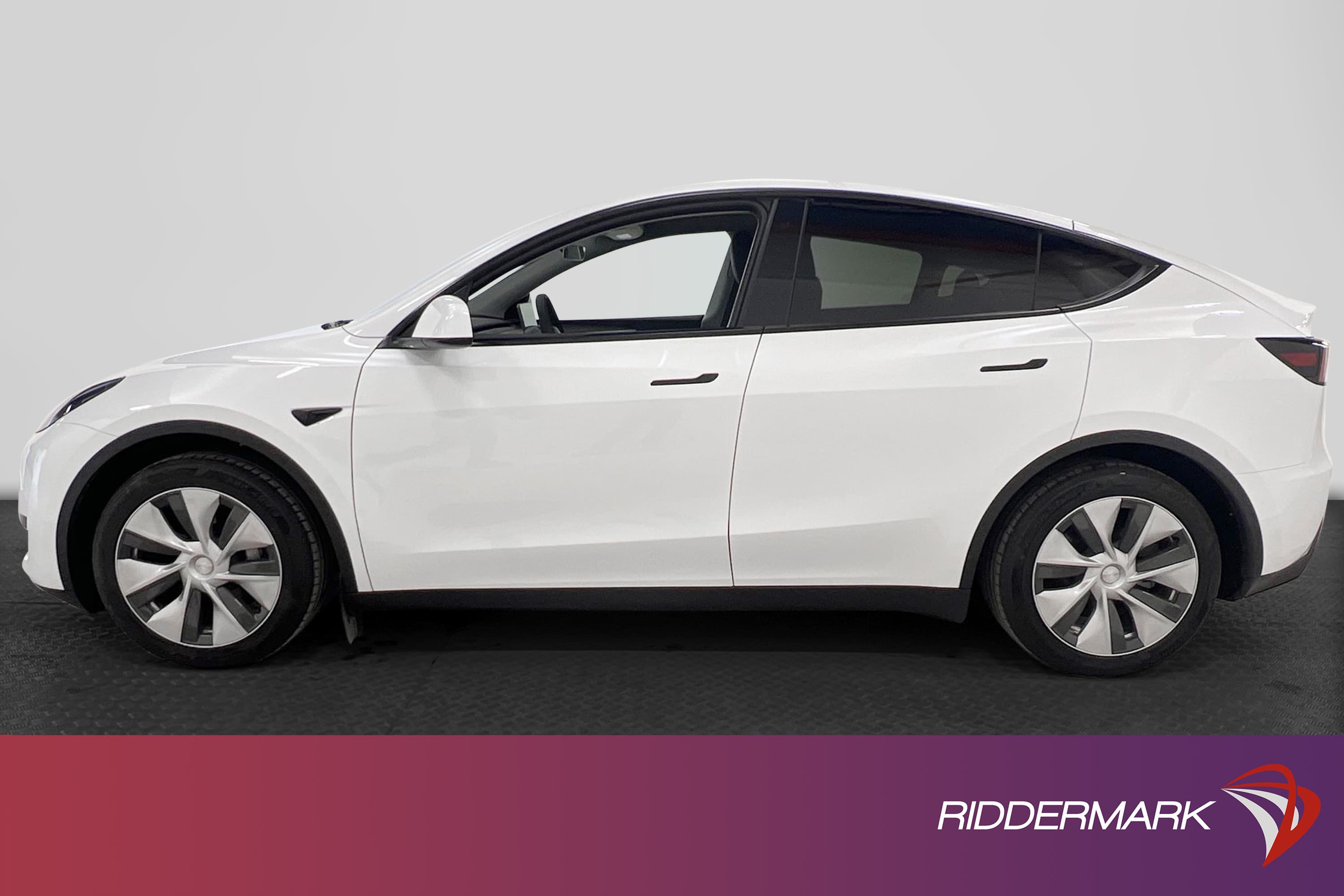 Tesla Model Y Standard Range