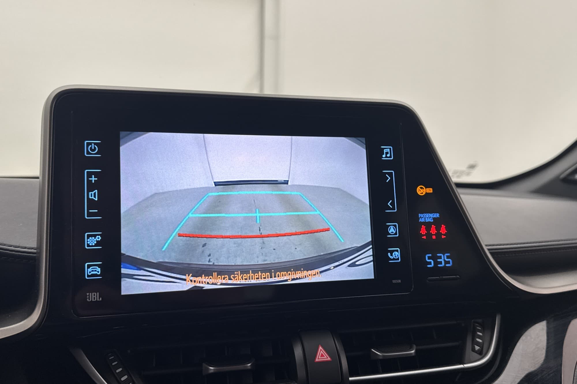 Toyota C-HR Hybrid 122hk X-Edition JBL Skinn Kamera Rattvärm