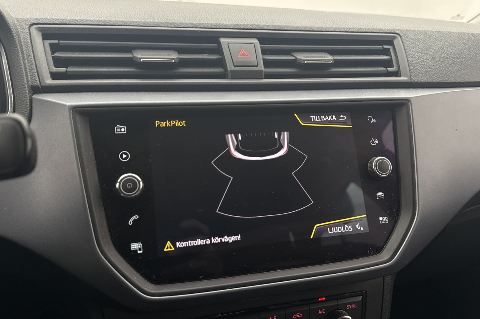 SEAT Arona 1.0 TSI 95hk Style M&K-Värmare CarPlay Sensorer