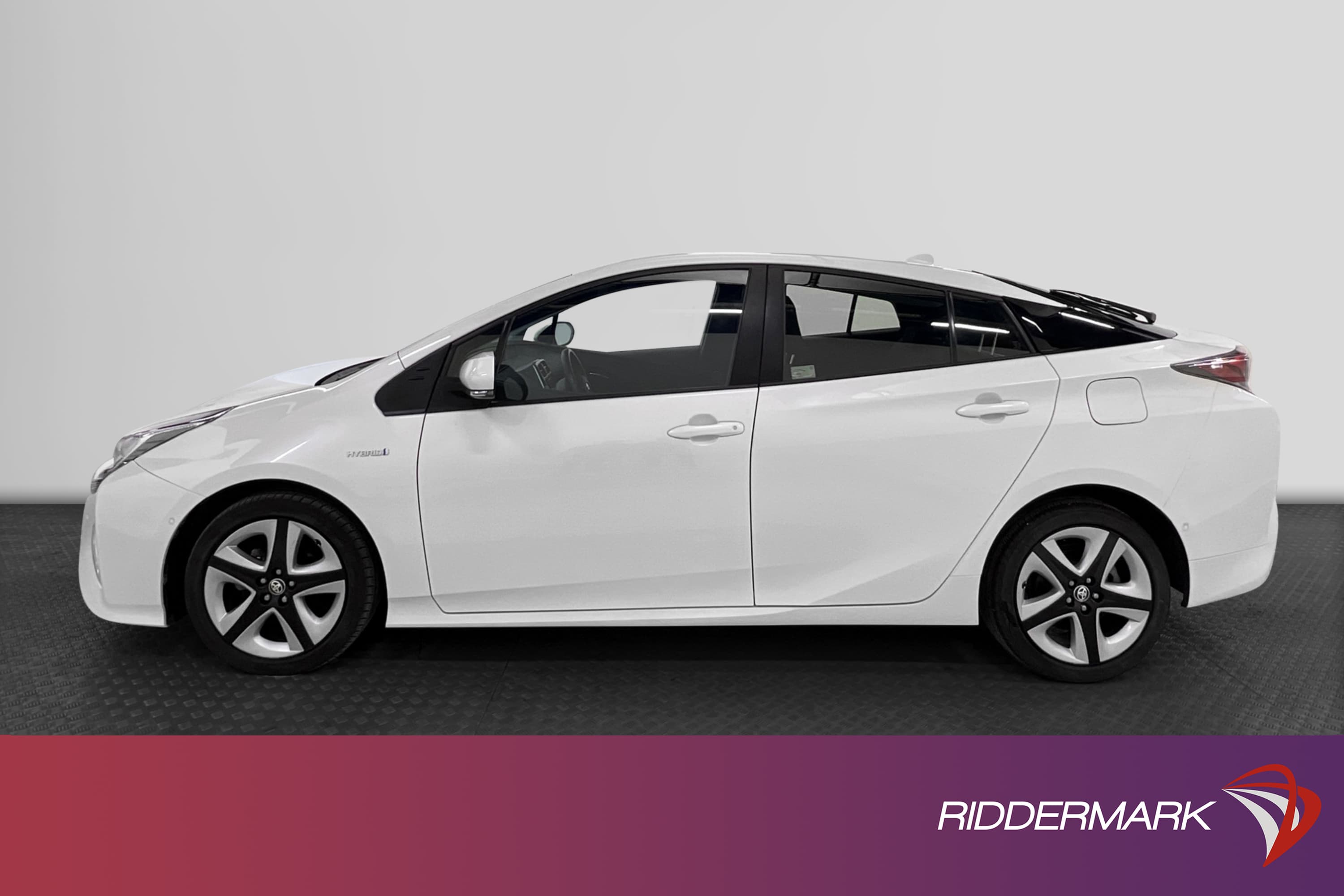 Toyota Prius Hybrid 122hk M&K-Värm HUD Navi 360kr Skatt
