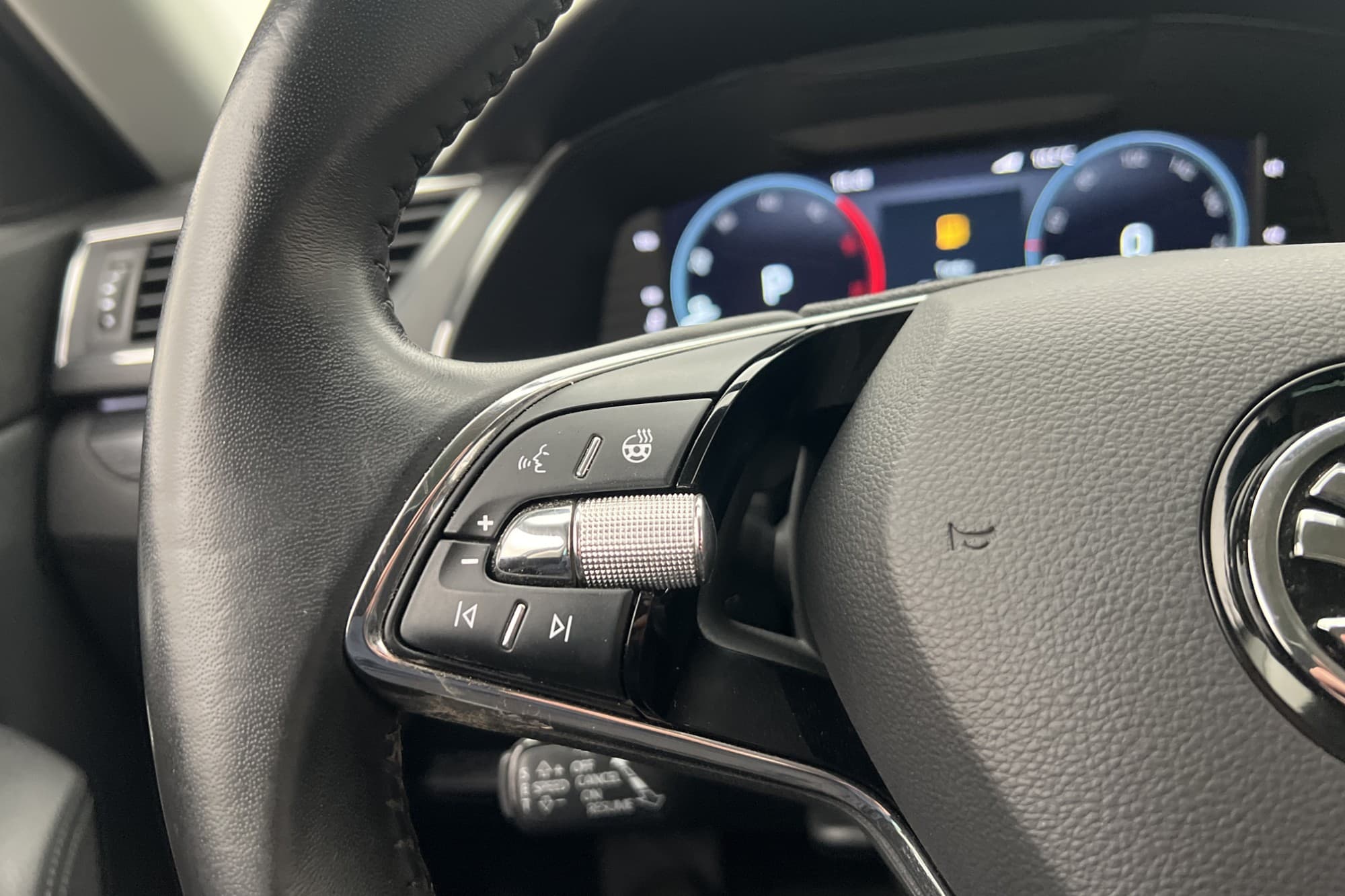Škoda Superb 2.0 TDI 4x4 Cockpit Värm Skinn Kamera Drag MOMS