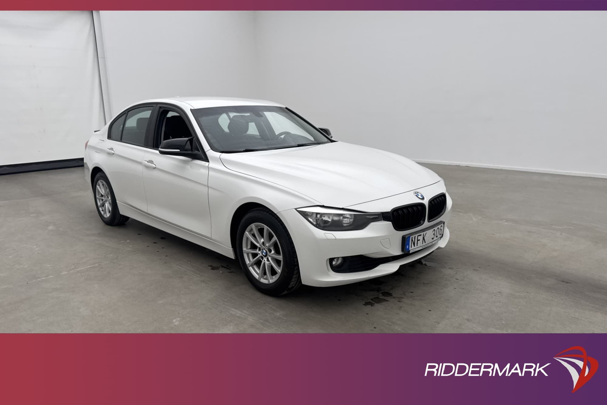 BMW 320 i Sedan 184hk Sensorer HiFi Farthållare Låg-Skatt