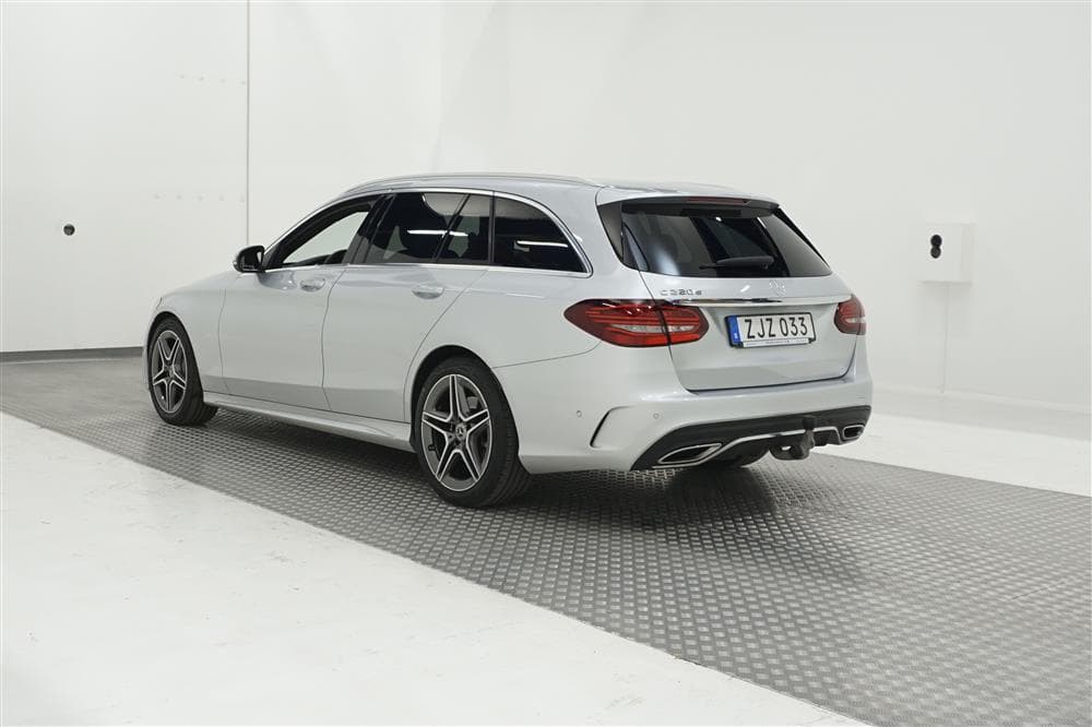 Mercedes-Benz C 220d 194hk Facelift AMG Pano Drag B-kam GPSexteriör