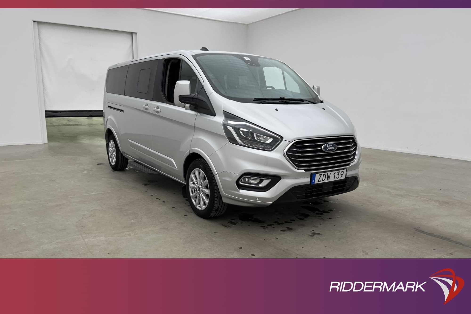 Ford Tourneo Custom Lång Värmare Drag CARPLAY 9-Sits MOMS