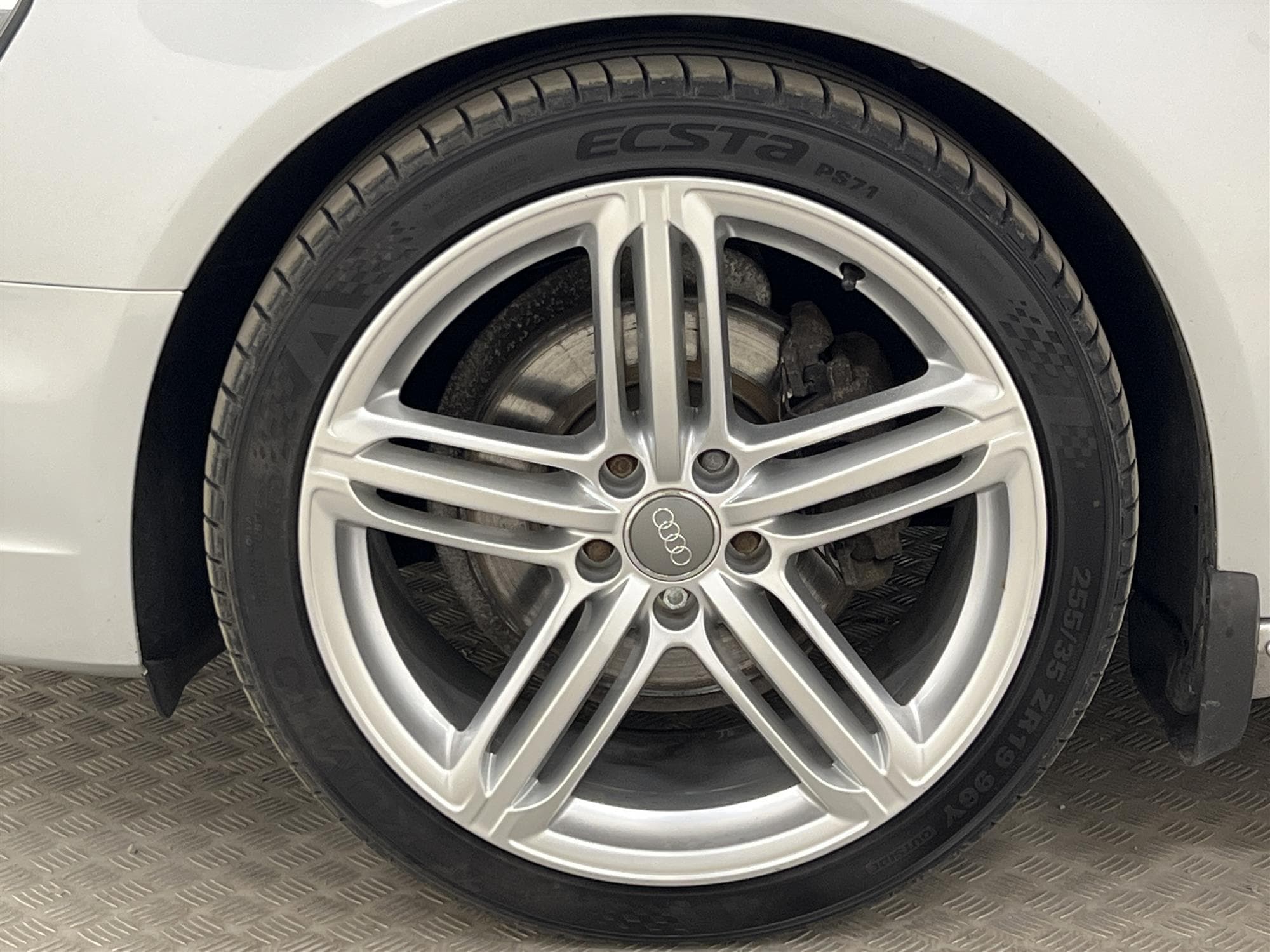 Audi A4 Avant 2.0 TDI Quattro 177hk S-Line Drag 0,55l/mil
