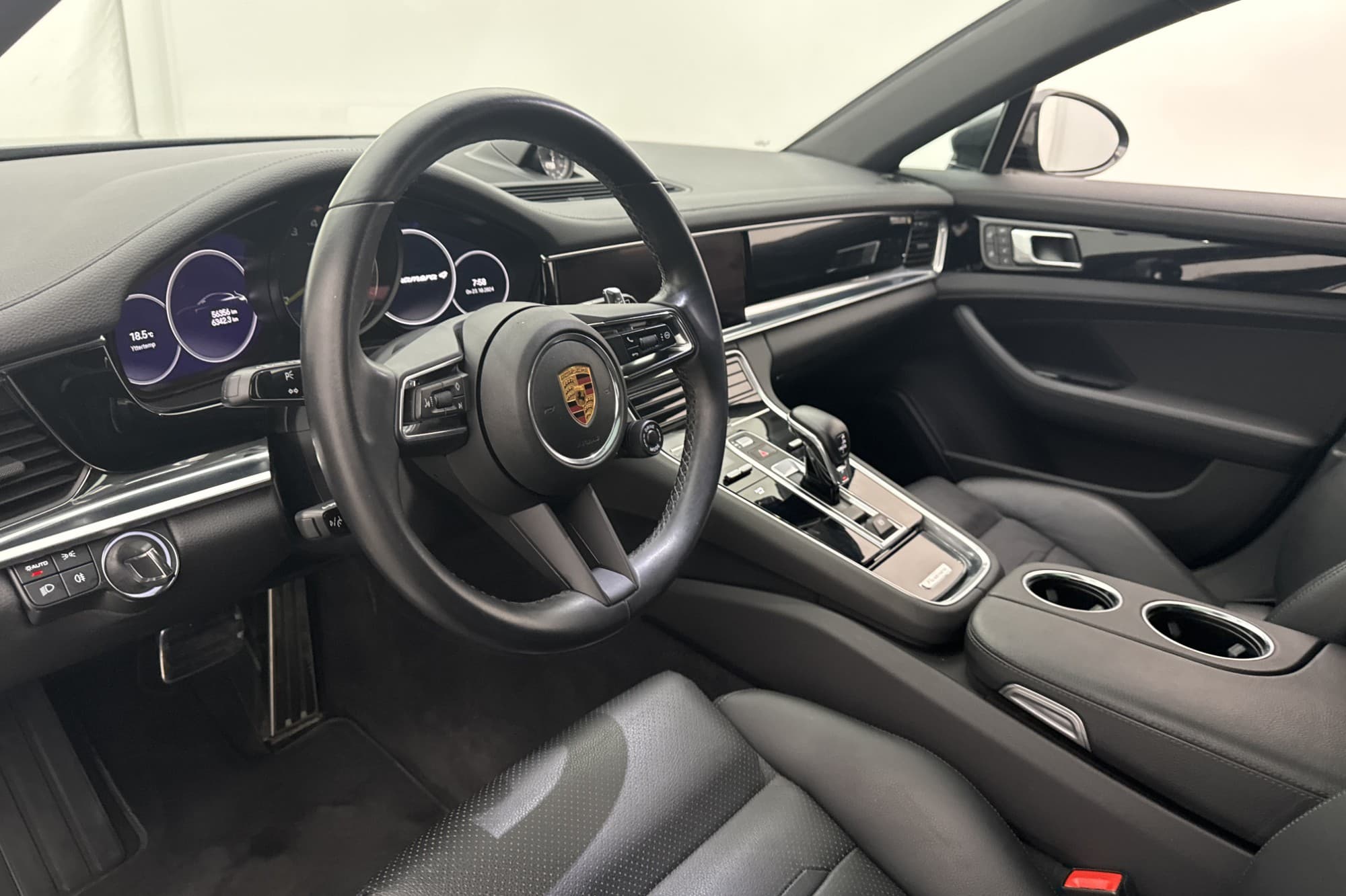 Porsche Panamera 4 E-Hybrid Sport Turismo Chrono PASM Pano