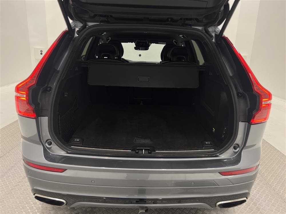 Volvo XC60 D4 AWD 190hk R-Design VOC Värmare 360° Navi Drag