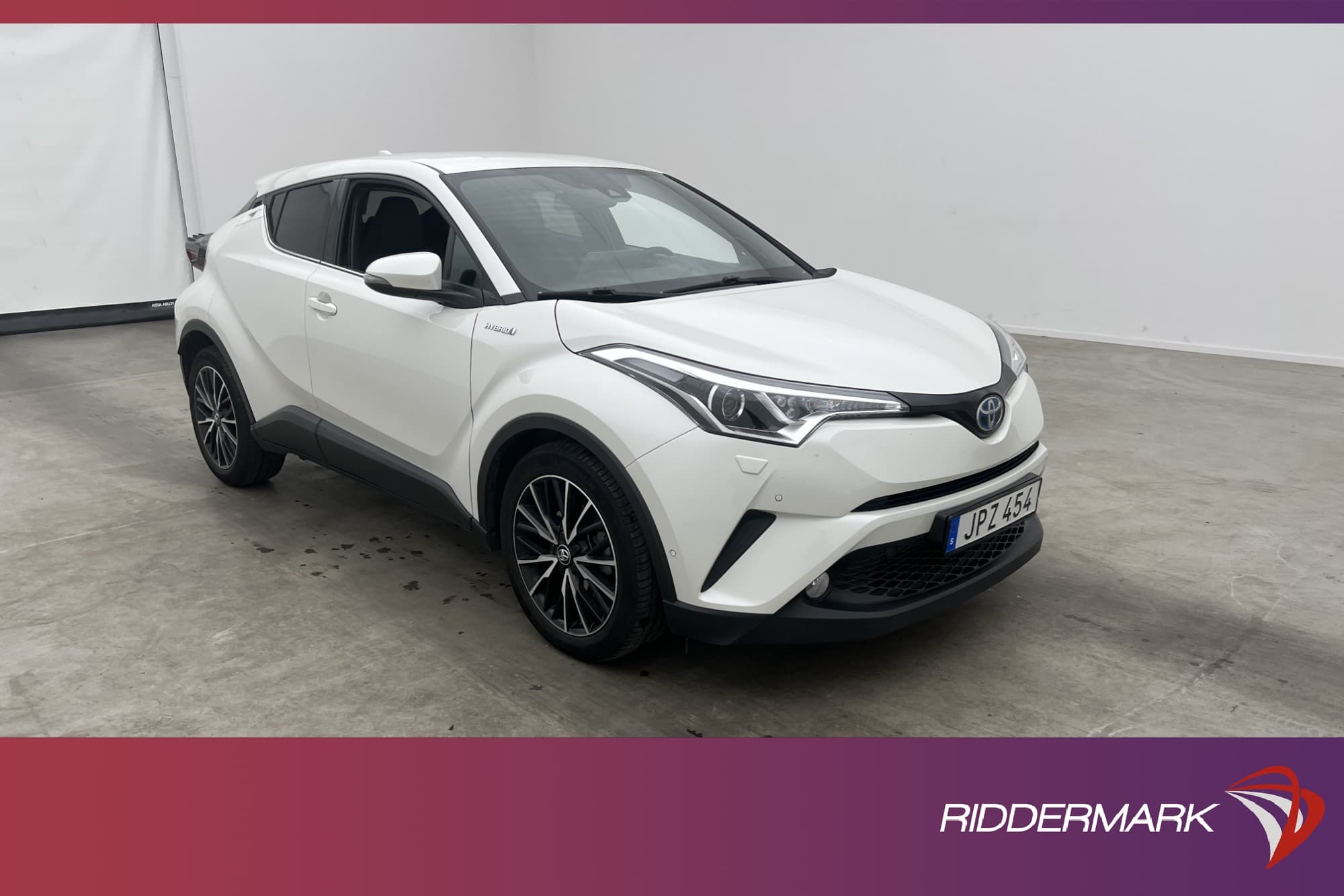 Toyota C-HR Hybrid 122hk