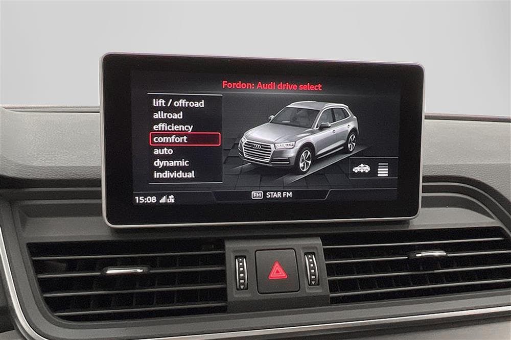 Audi Q5 TDI 190hk Quattro S-Line Cockpit D-värm B&O Naviinteriör