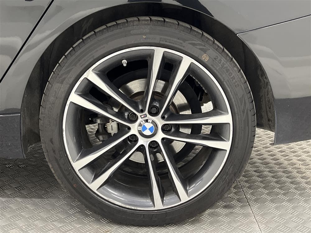 BMW 320d GT xDrive 184hk M-Sport Navi B-kam Hi-Fi 0,51l/milinteriör