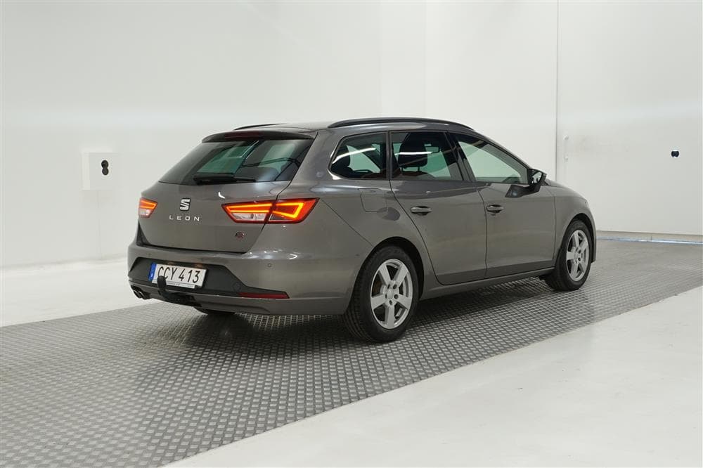 SEAT Leon ST 2.0 TDI 184hk FR Dragkrok P-sensor 0.48l/milexteriör