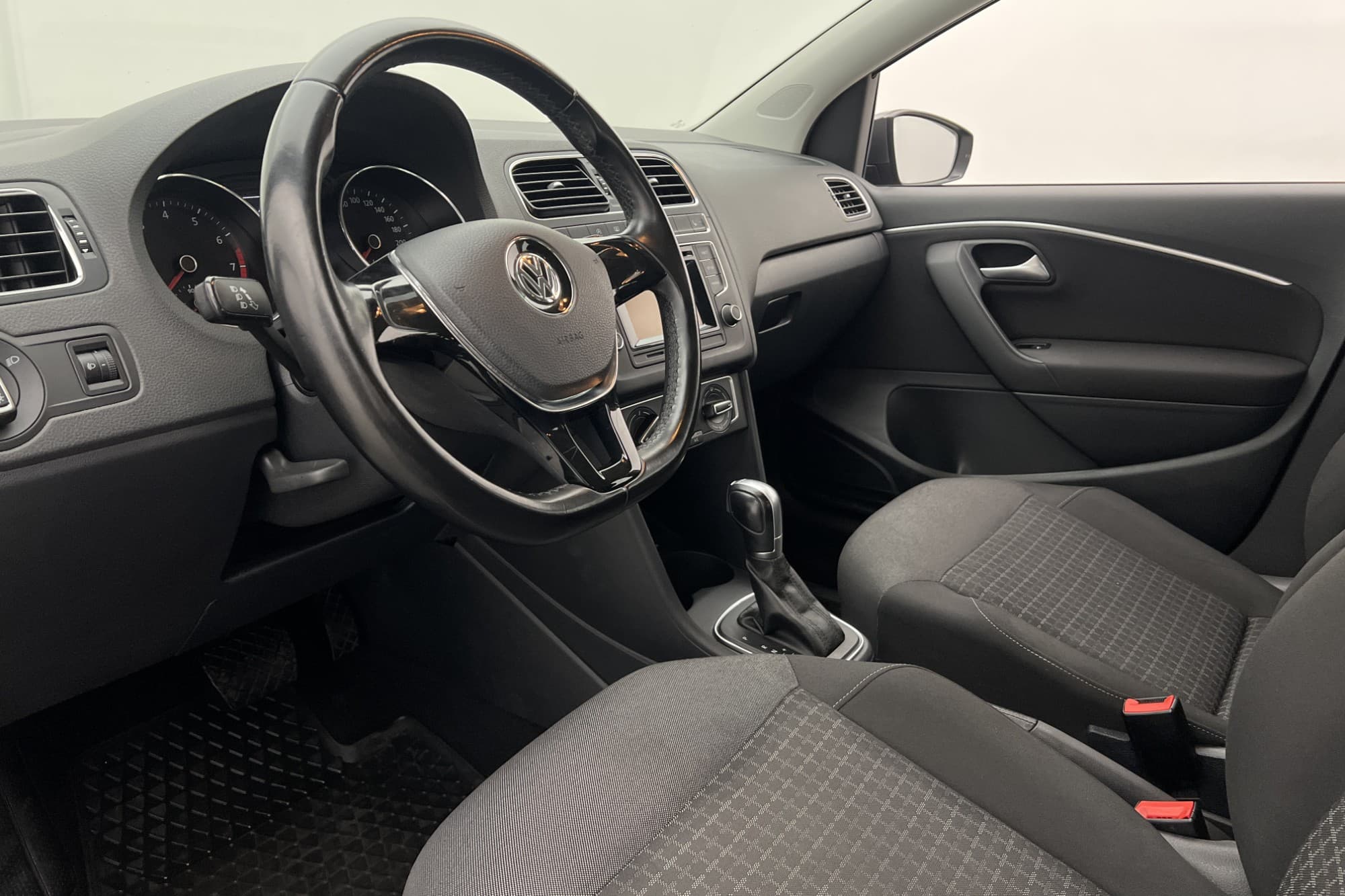 Volkswagen Polo 1.2 TSI DSG 90HK Automat Bluetooth AC