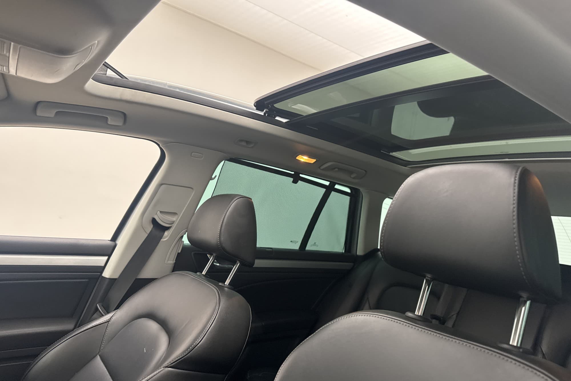 Skoda Superb 2.0 TDI 4x4 170hk D-Värmare Panorama Skinn Drag
