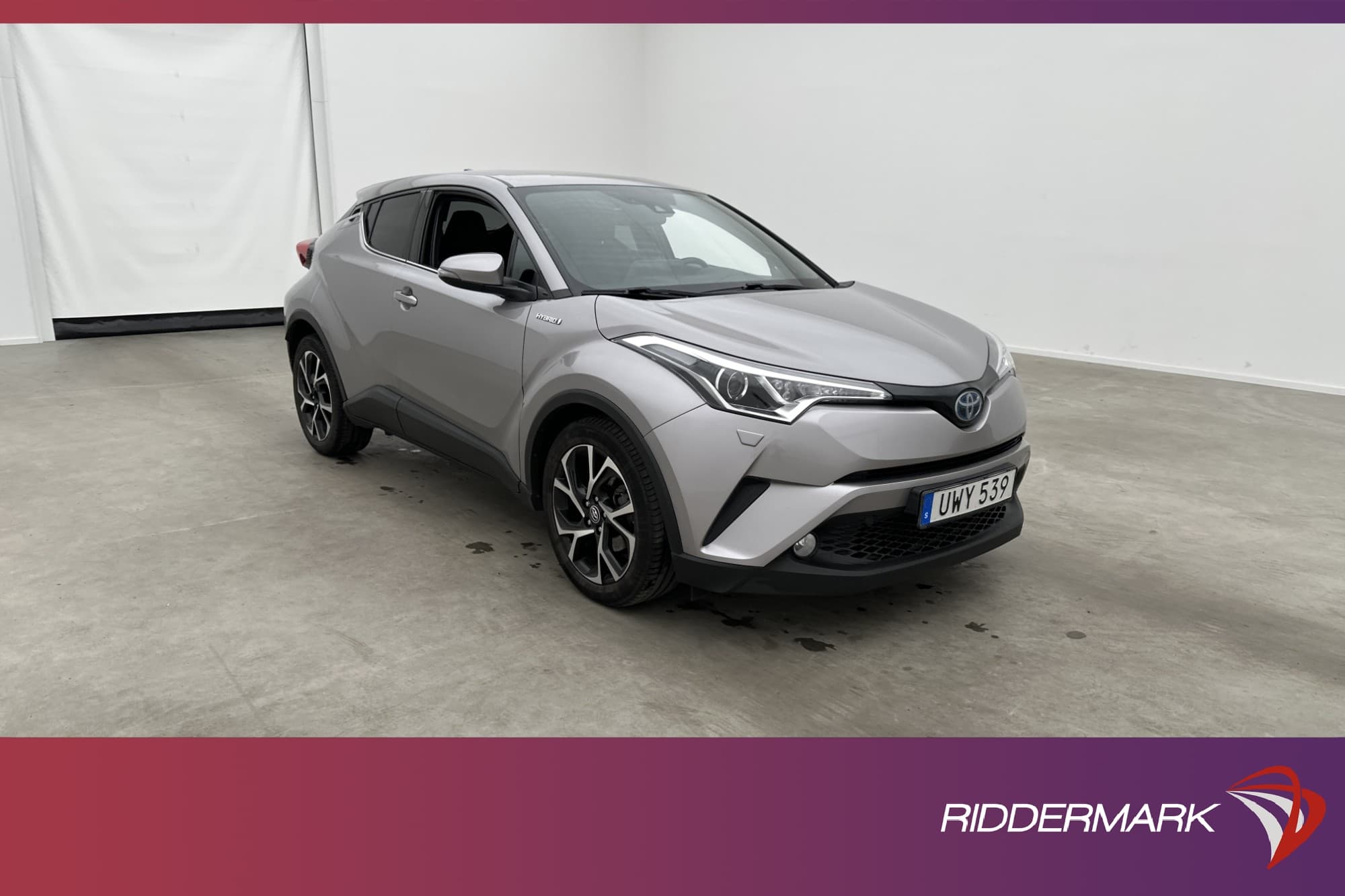 Toyota C-HR Hybrid CVT 122hk