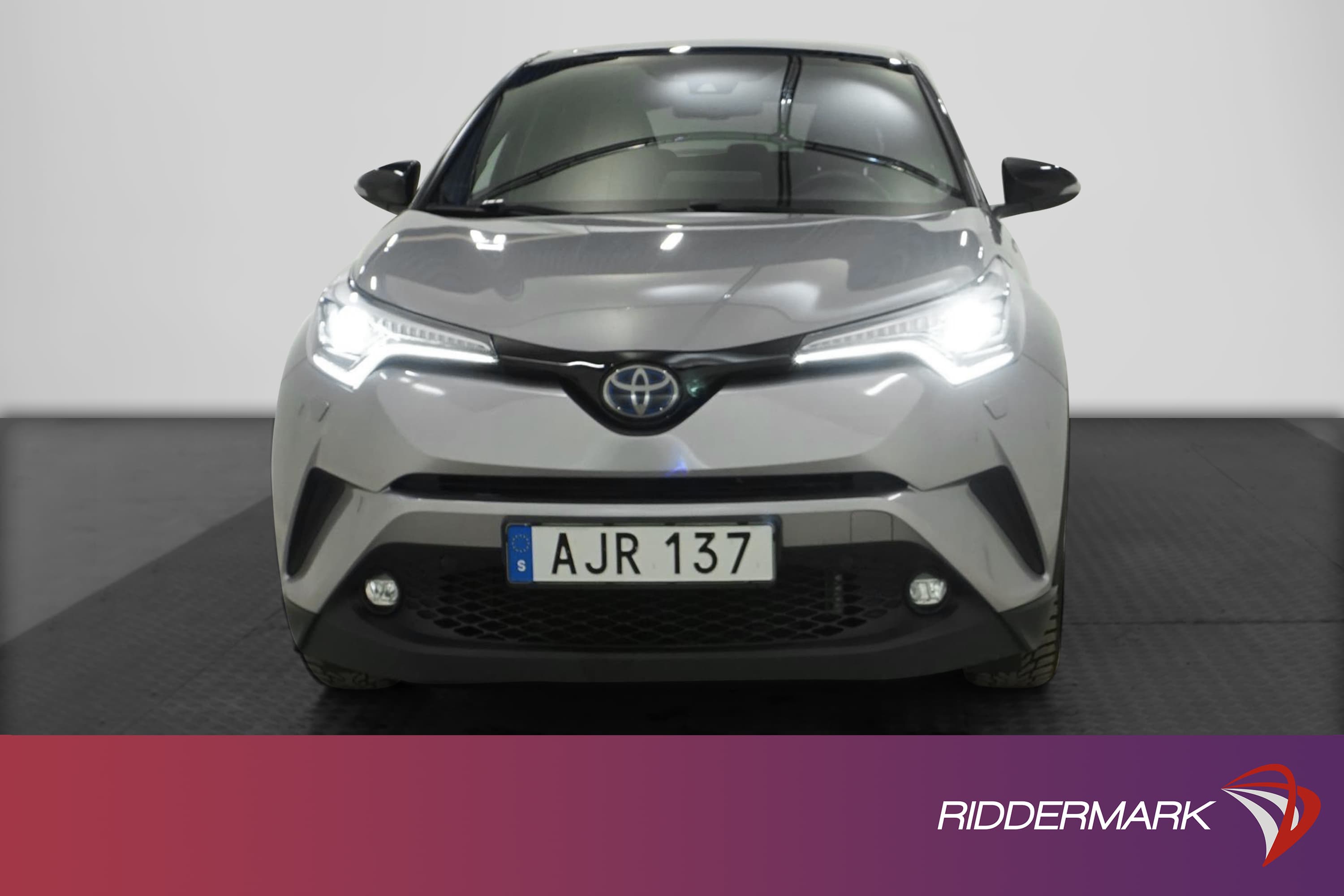 Toyota C-HR Hybrid 122hk Executive Skinn JBL B-Kam 0,39l/mil