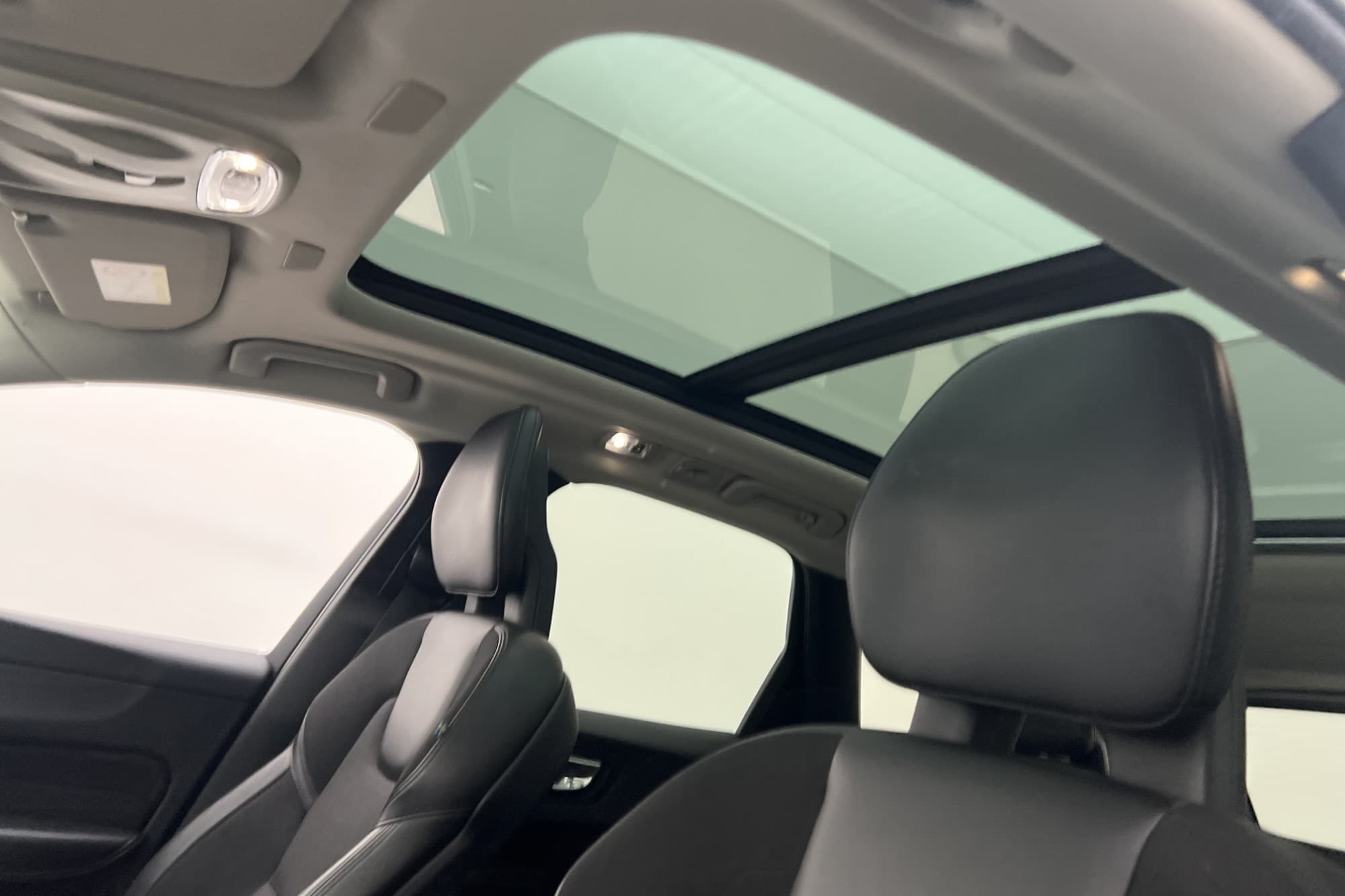 Volvo XC60 Recharge T8 Momentum VOC Värm Pano 360° Luft Drag