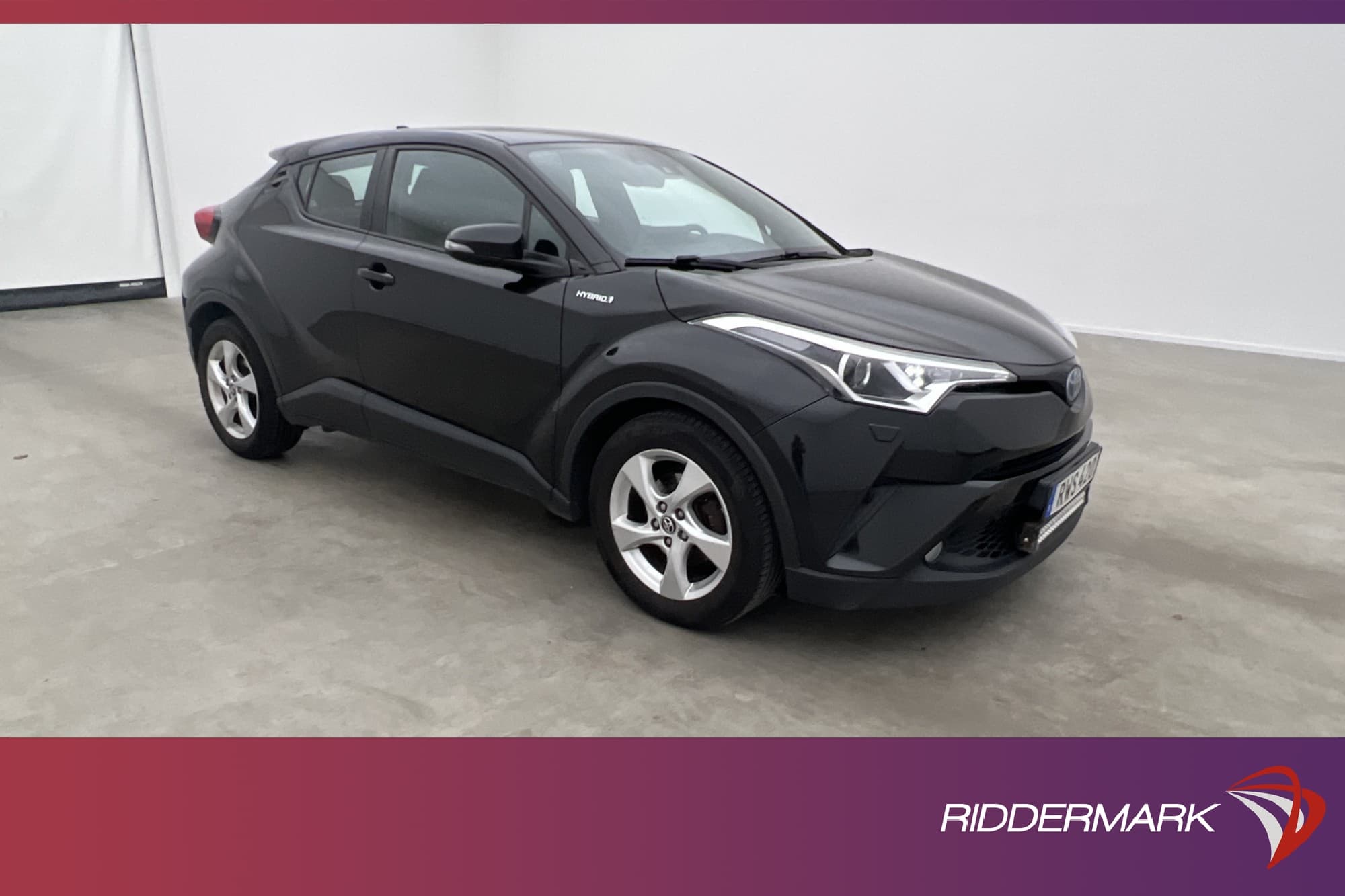 Toyota C-HR Hybrid 122hk