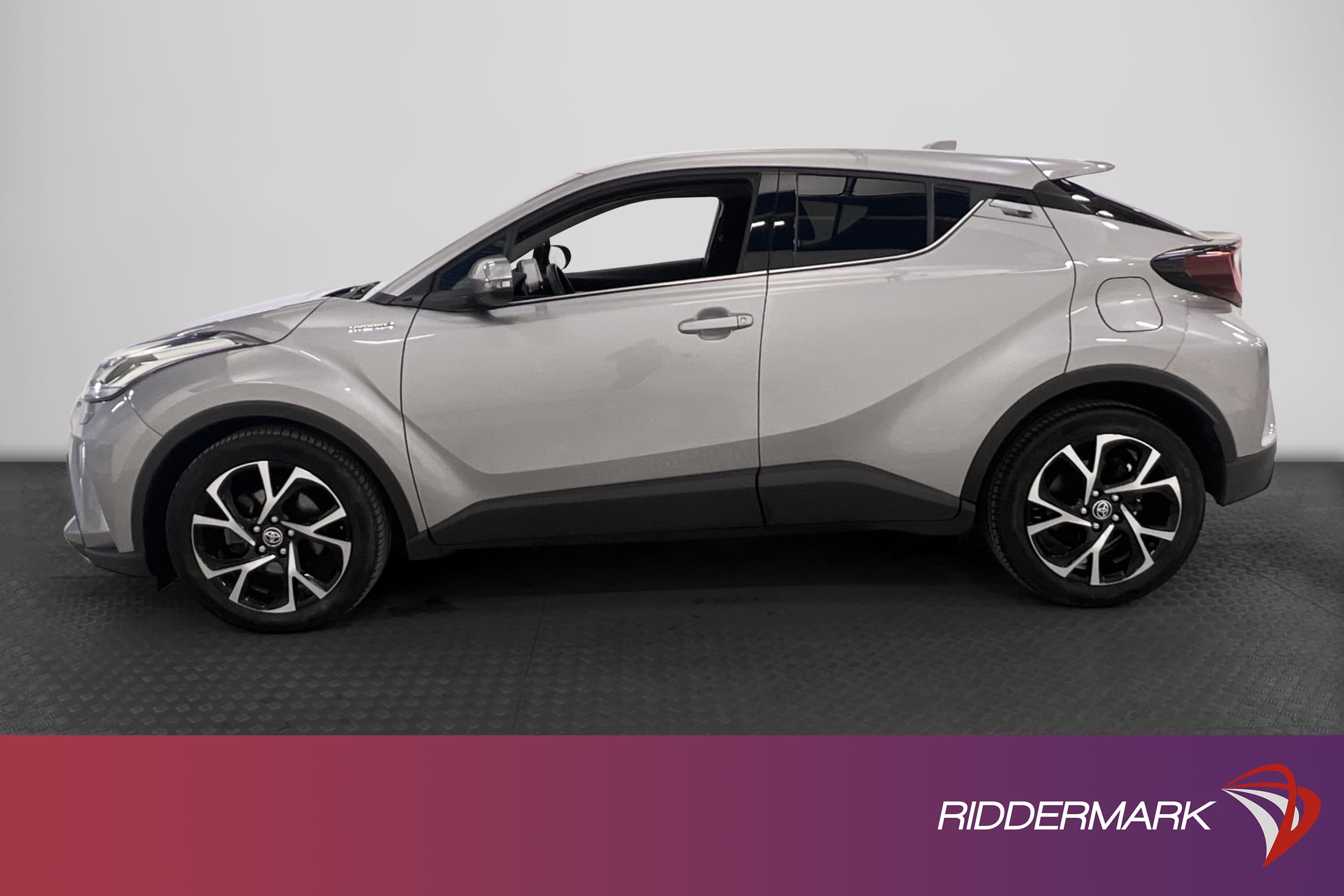 Toyota C-HR Hybrid CVT 122hk