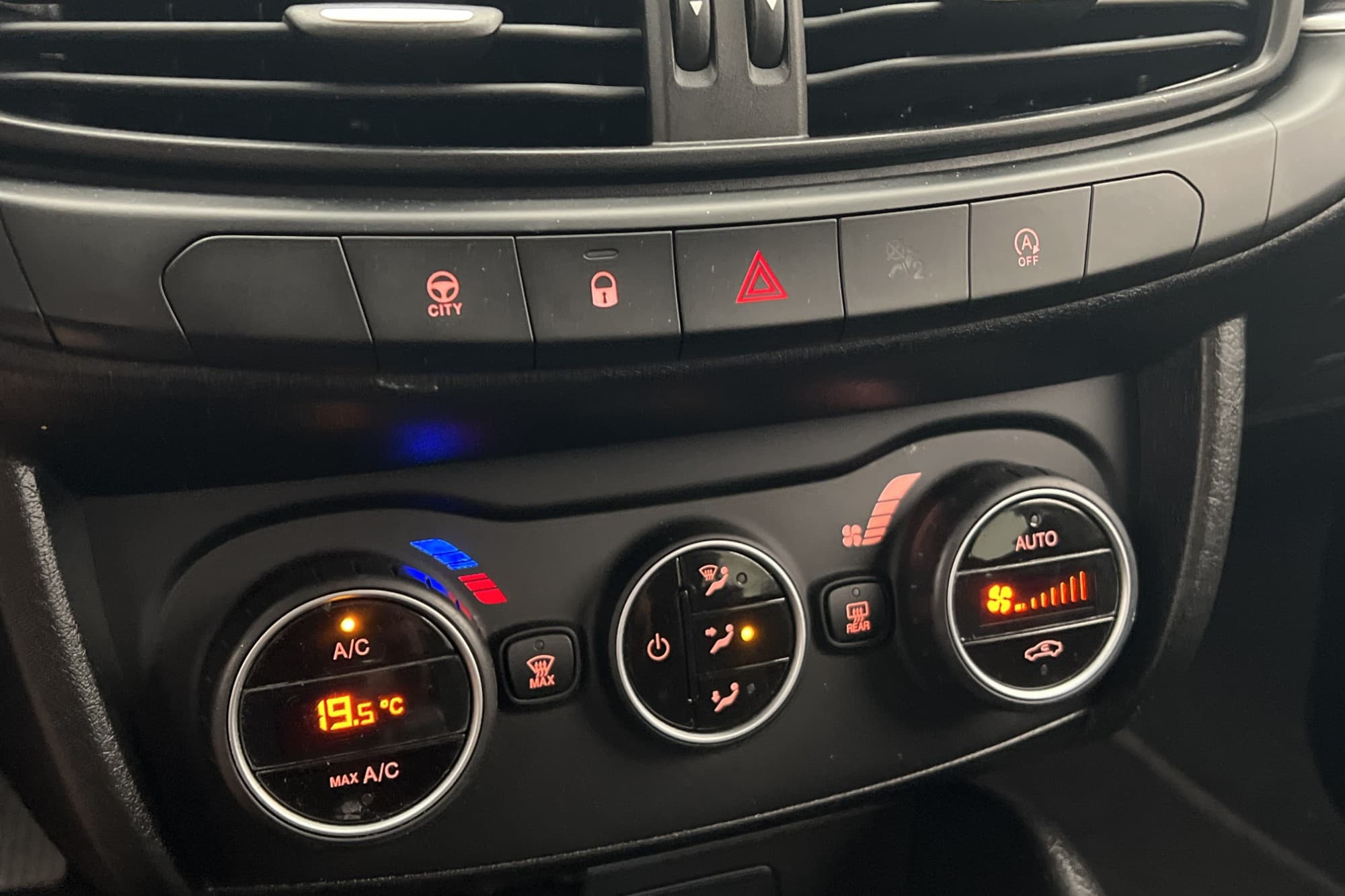 Fiat Tipo FIRE T-JET 120hk Lounge Kamera Adapt-farthållare