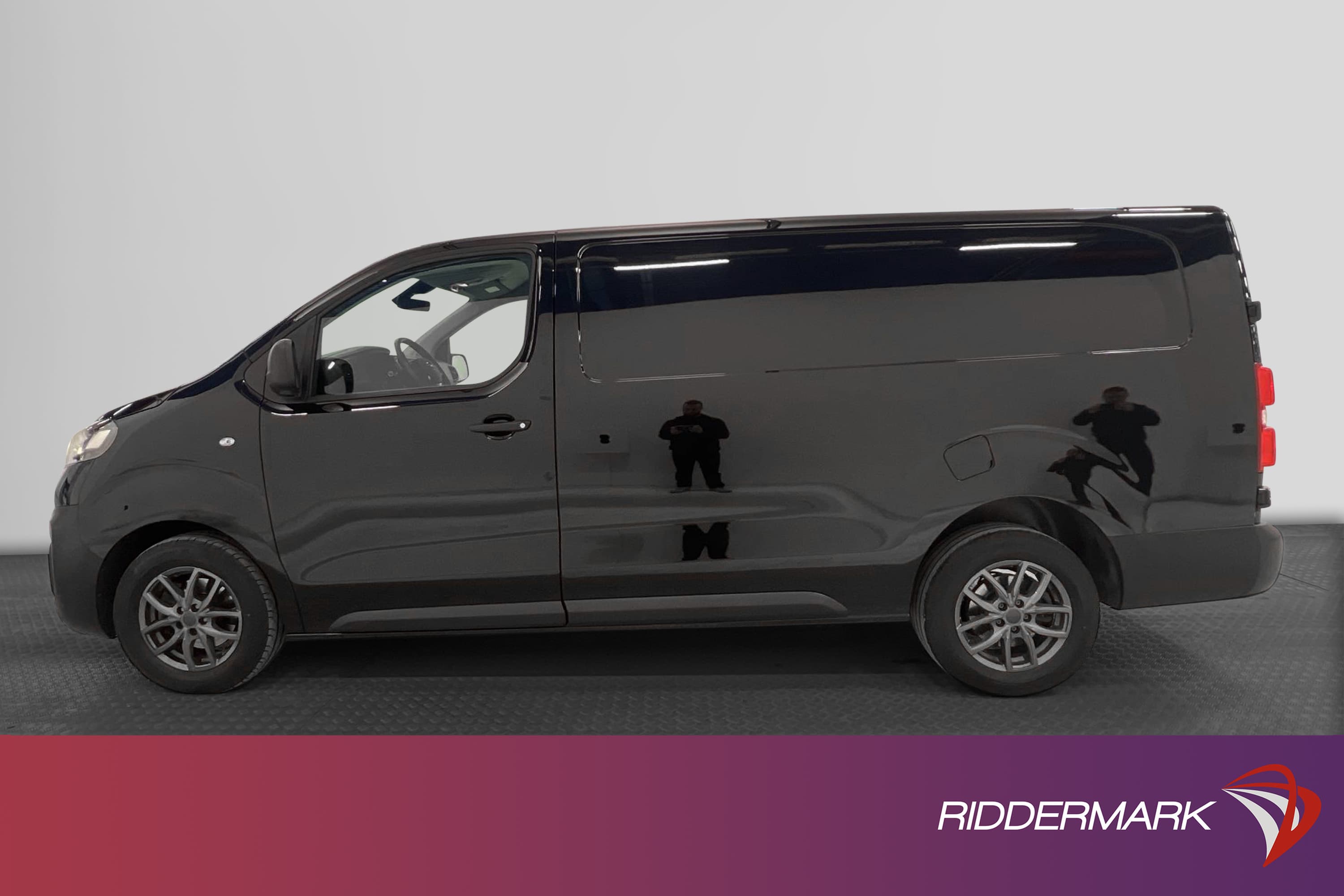 Opel Vivaro L3 2.0 Automat Värmare Dragkrok B-Kamera Moms