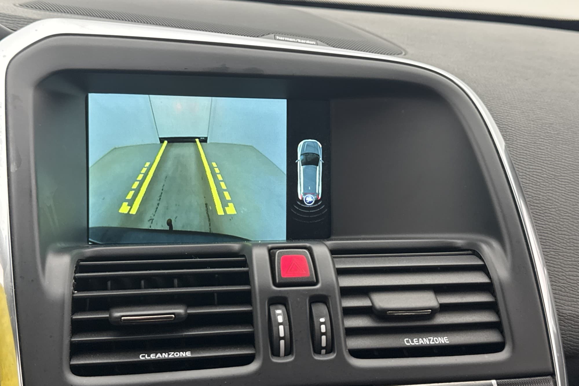Volvo XC60 D4 AWD 190hk R-Design VOC Värmare H/K Dragkrok